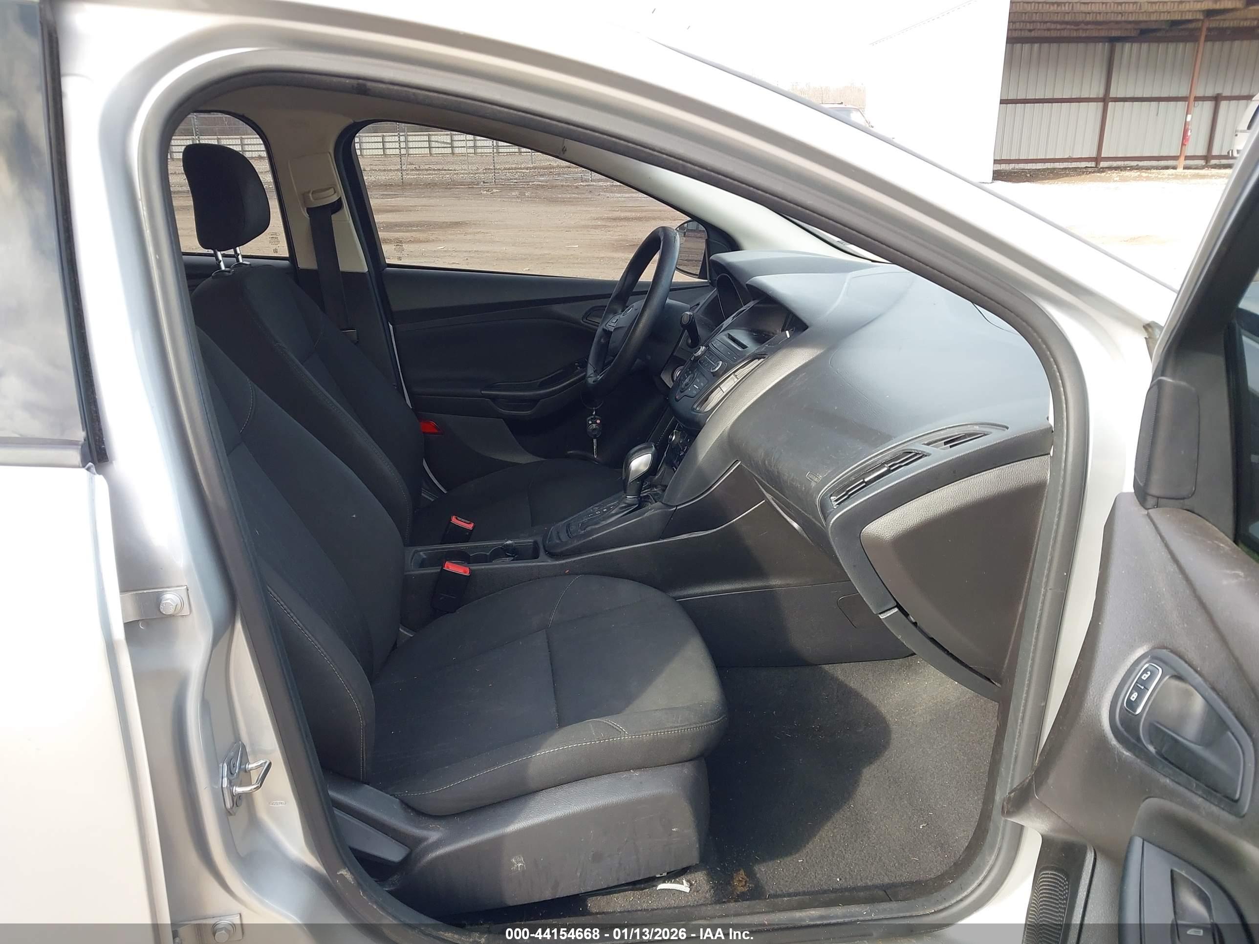 FORD FOCUS image 5