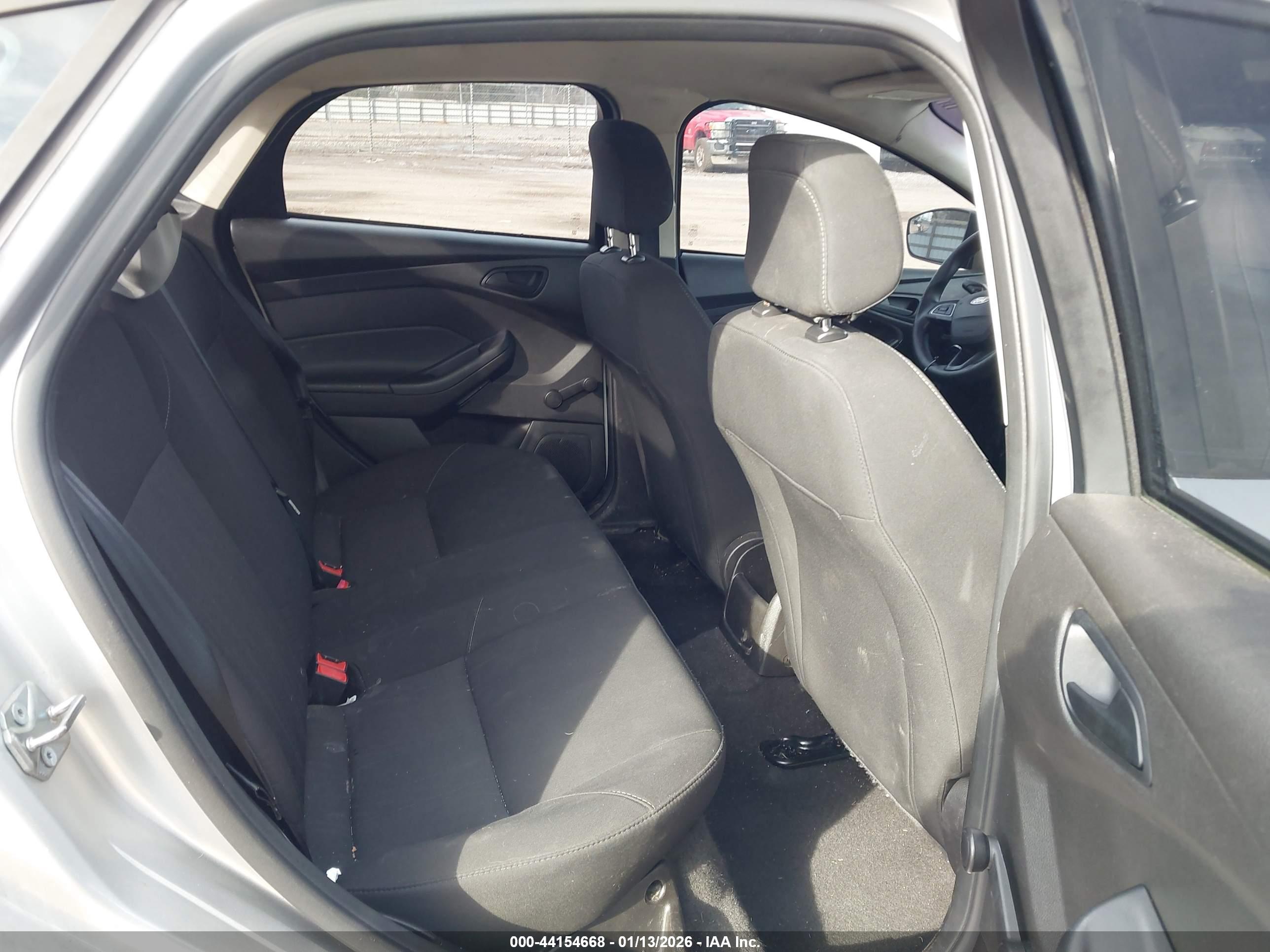 FORD FOCUS image 8