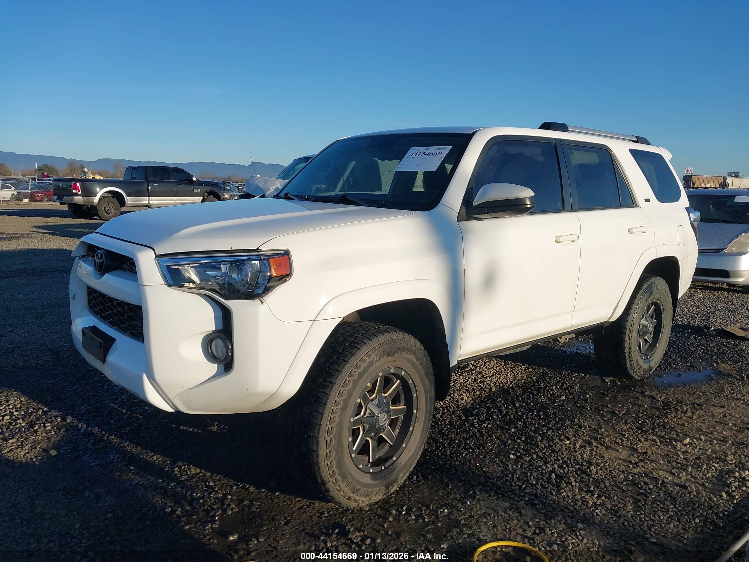 TOYOTA 4RUNNER image 2