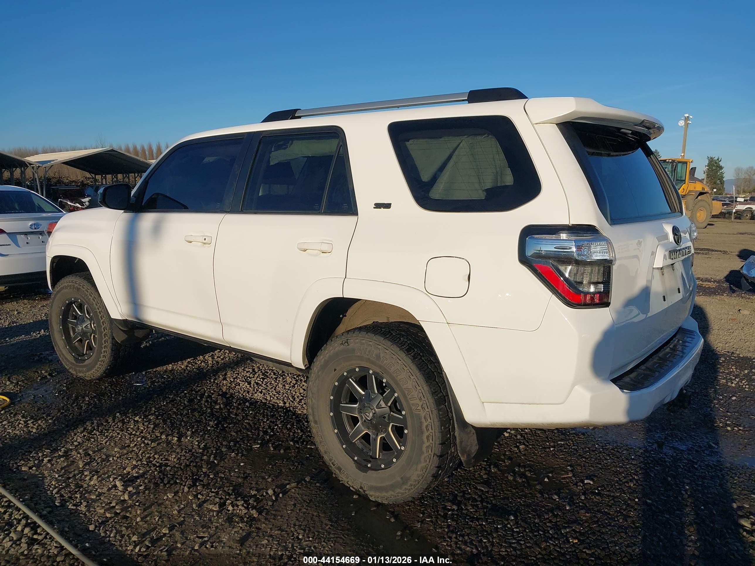 TOYOTA 4RUNNER image 3