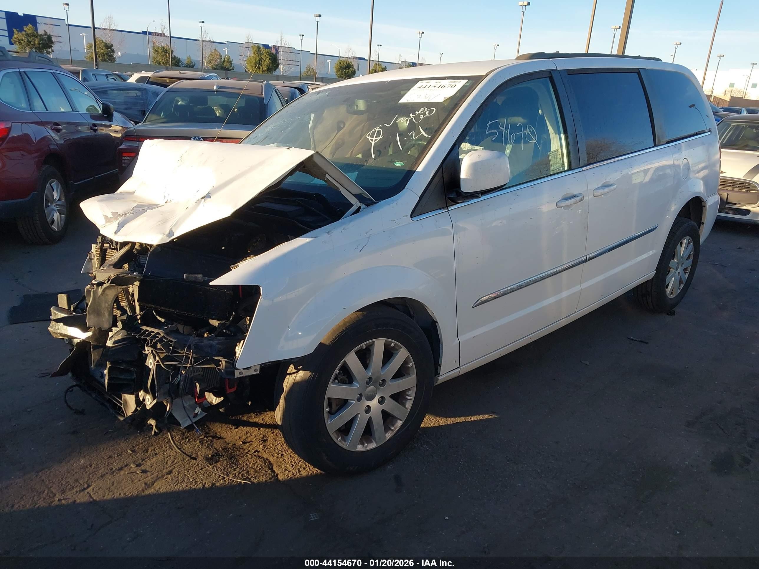 CHRYSLER TOWN image 2