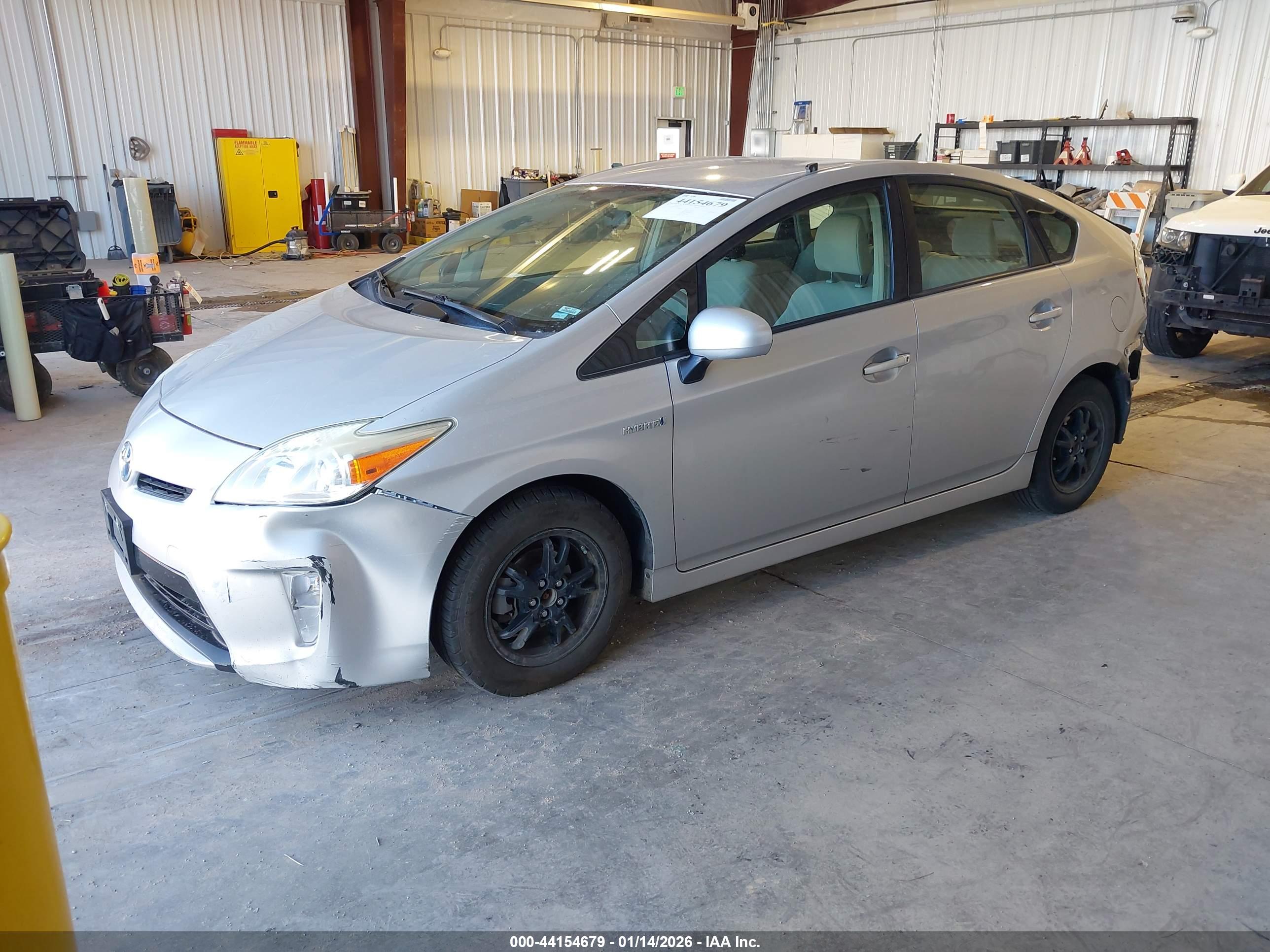 TOYOTA PRIUS image 2