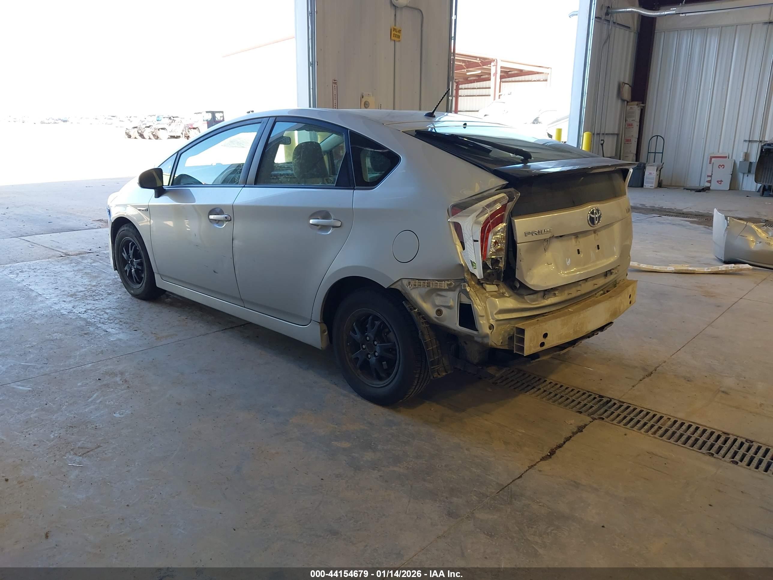 TOYOTA PRIUS image 3