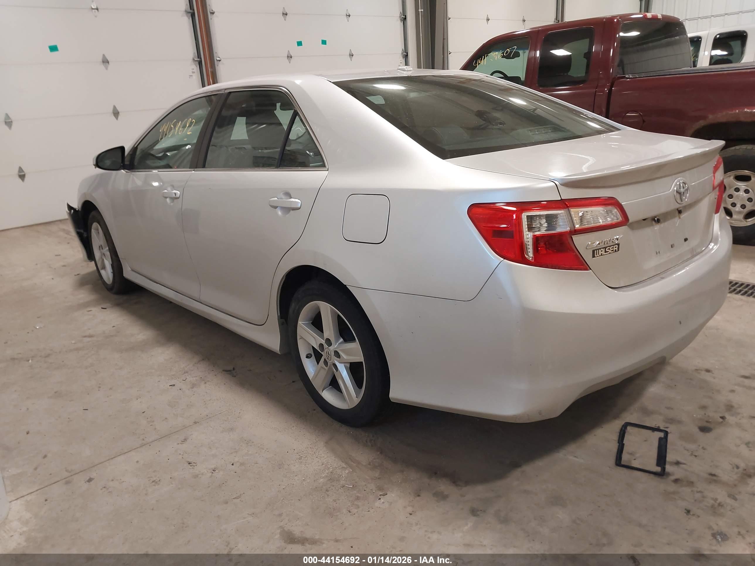 TOYOTA CAMRY image 3
