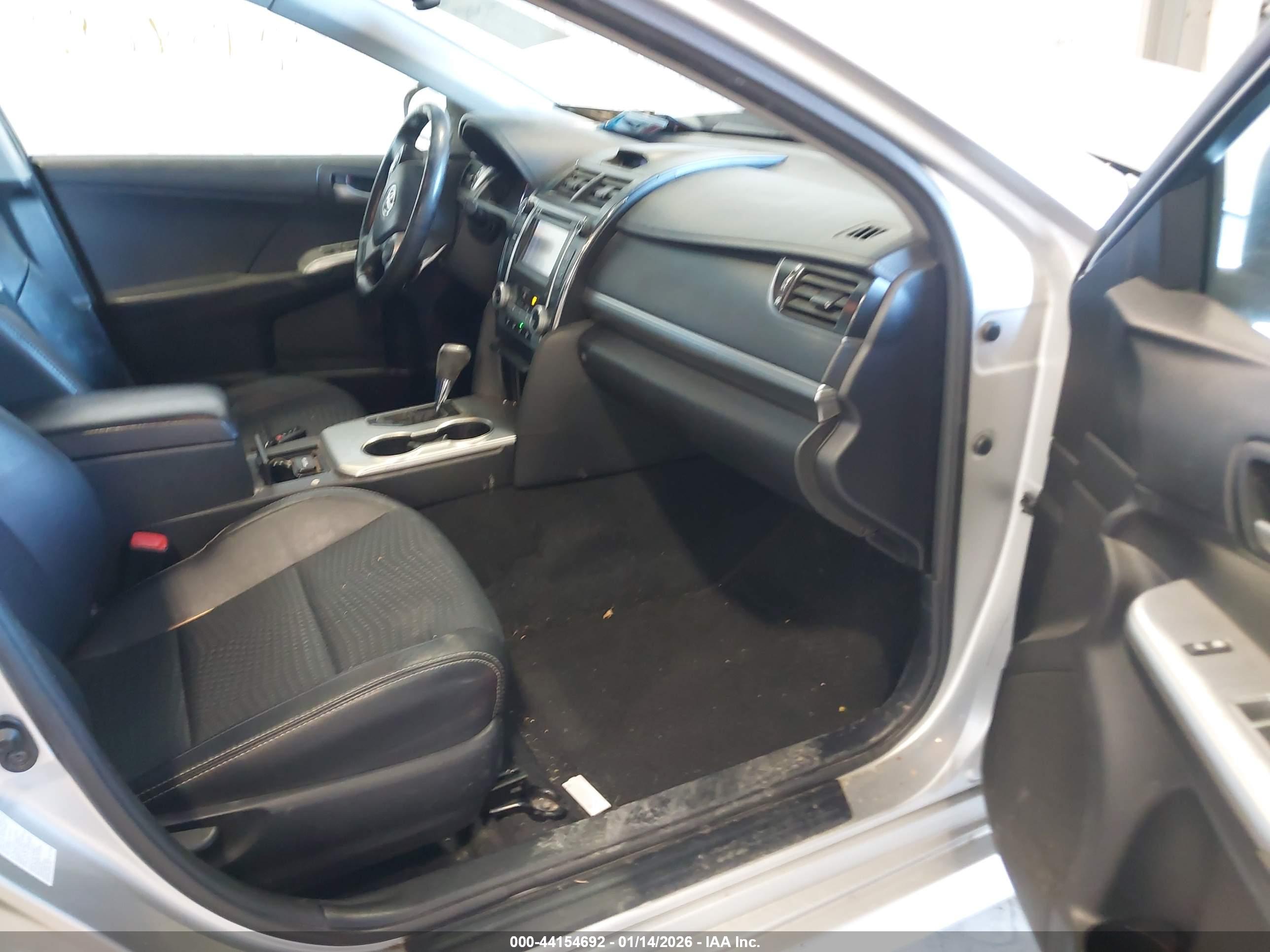 TOYOTA CAMRY image 5