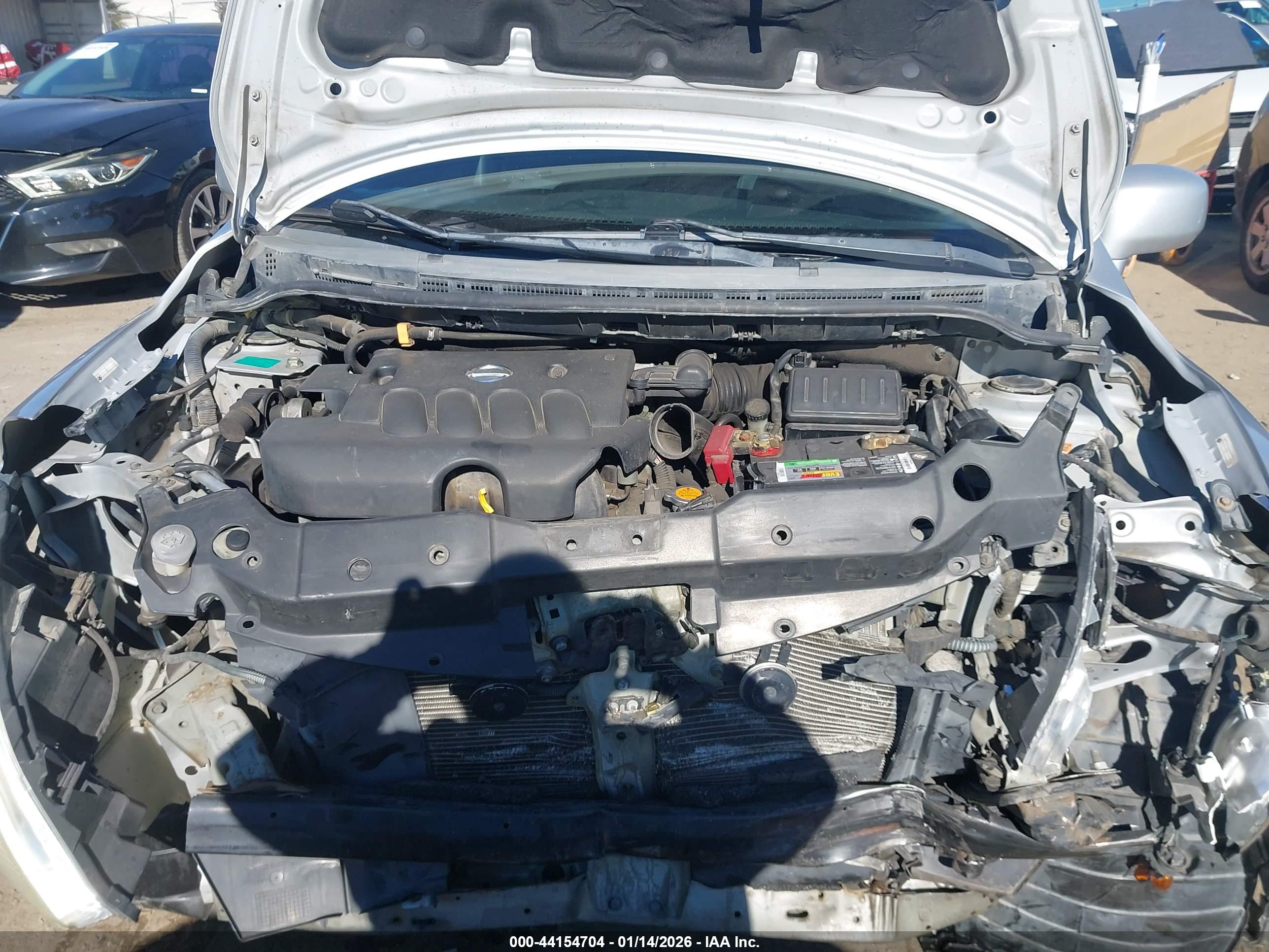 NISSAN VERSA image 10