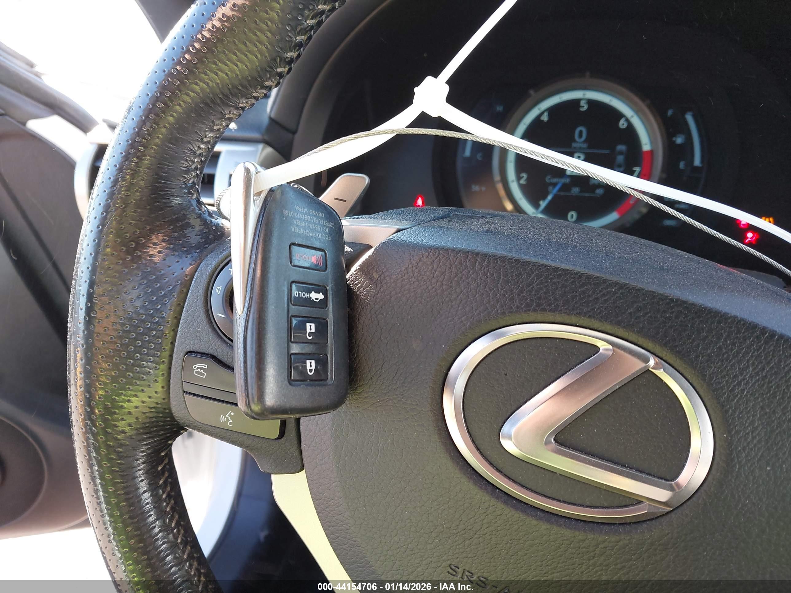 LEXUS IS image 11