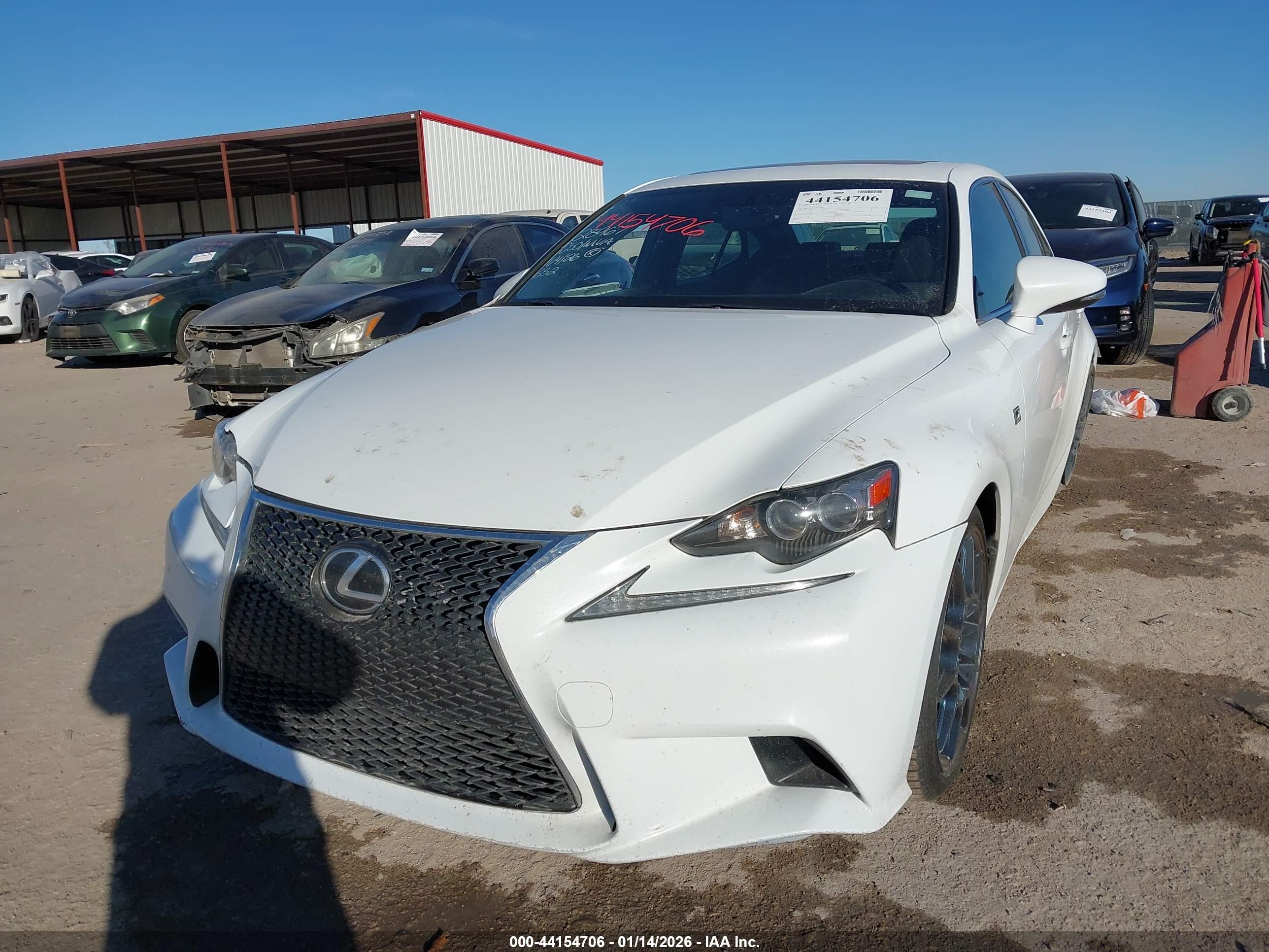 LEXUS IS image 2