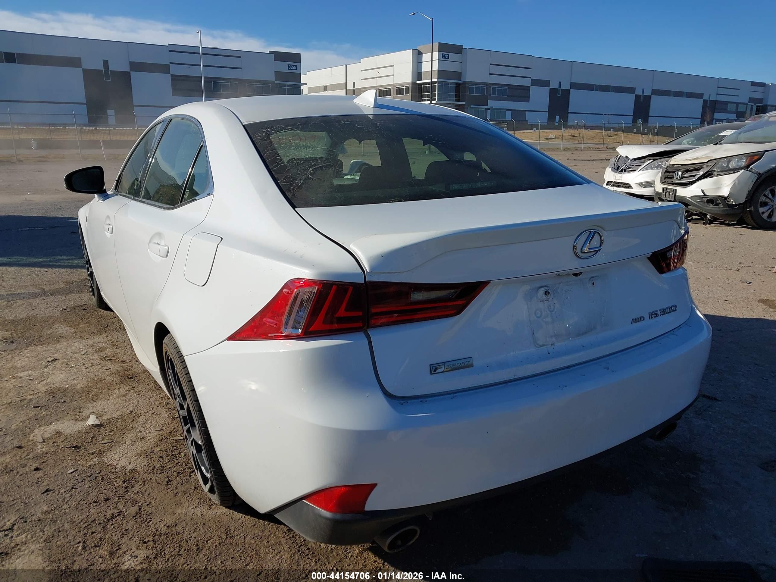 LEXUS IS image 3