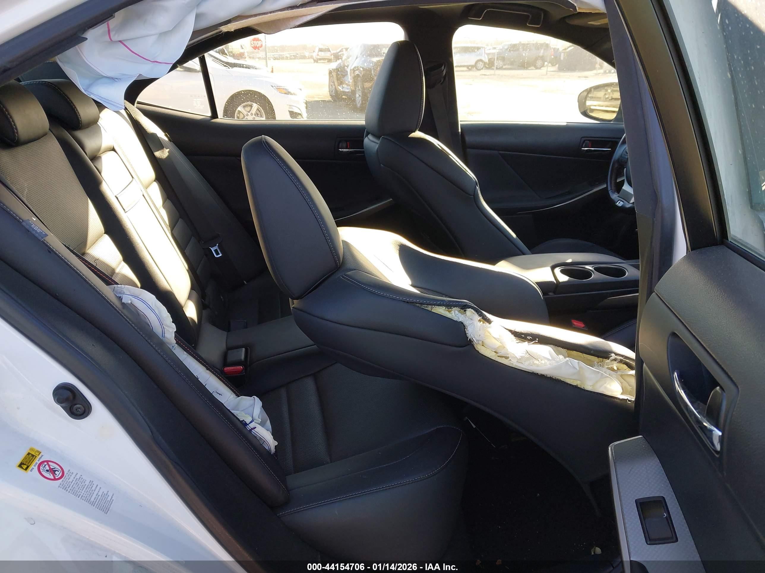 LEXUS IS image 8