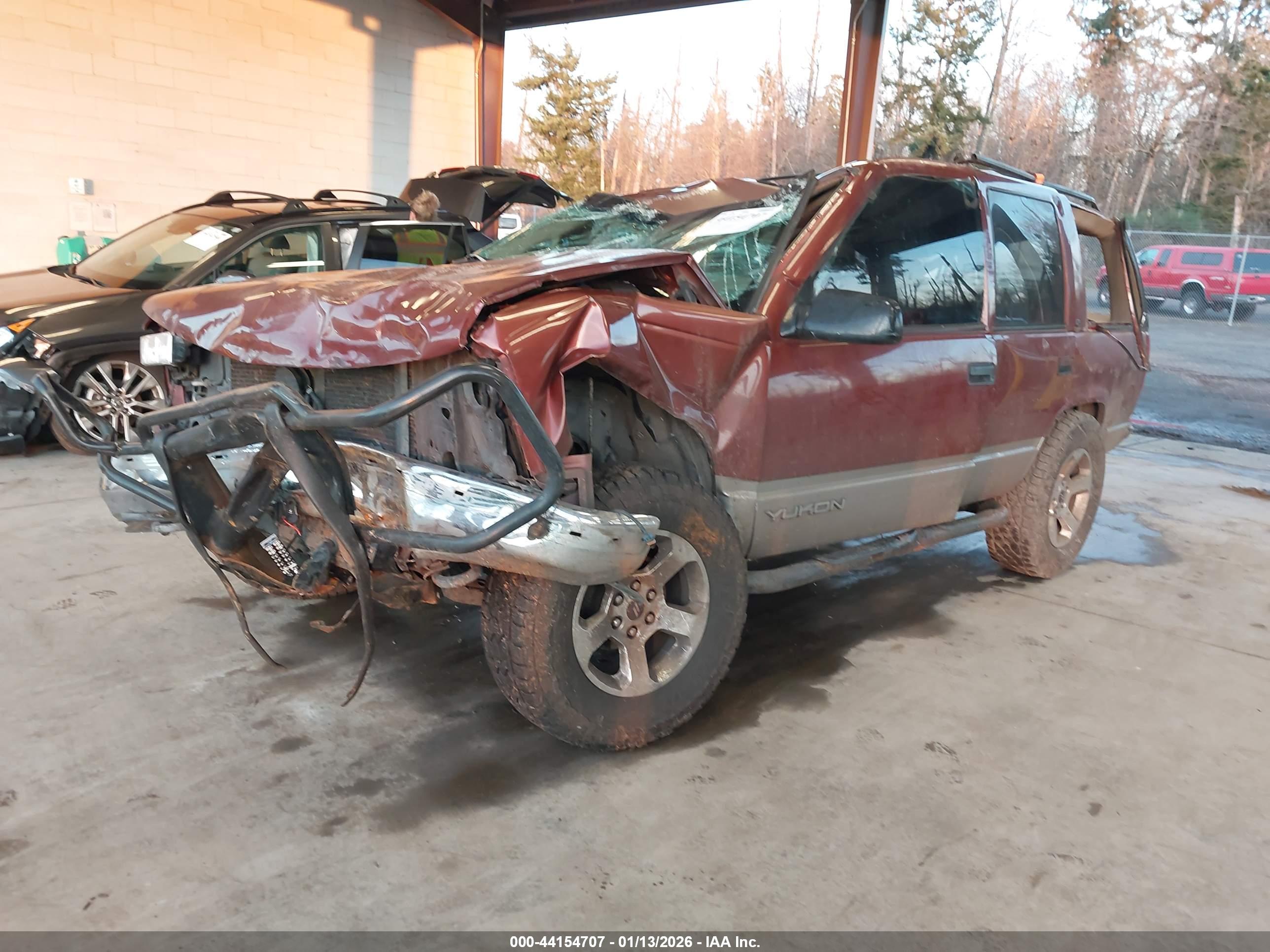 GMC YUKON image 2