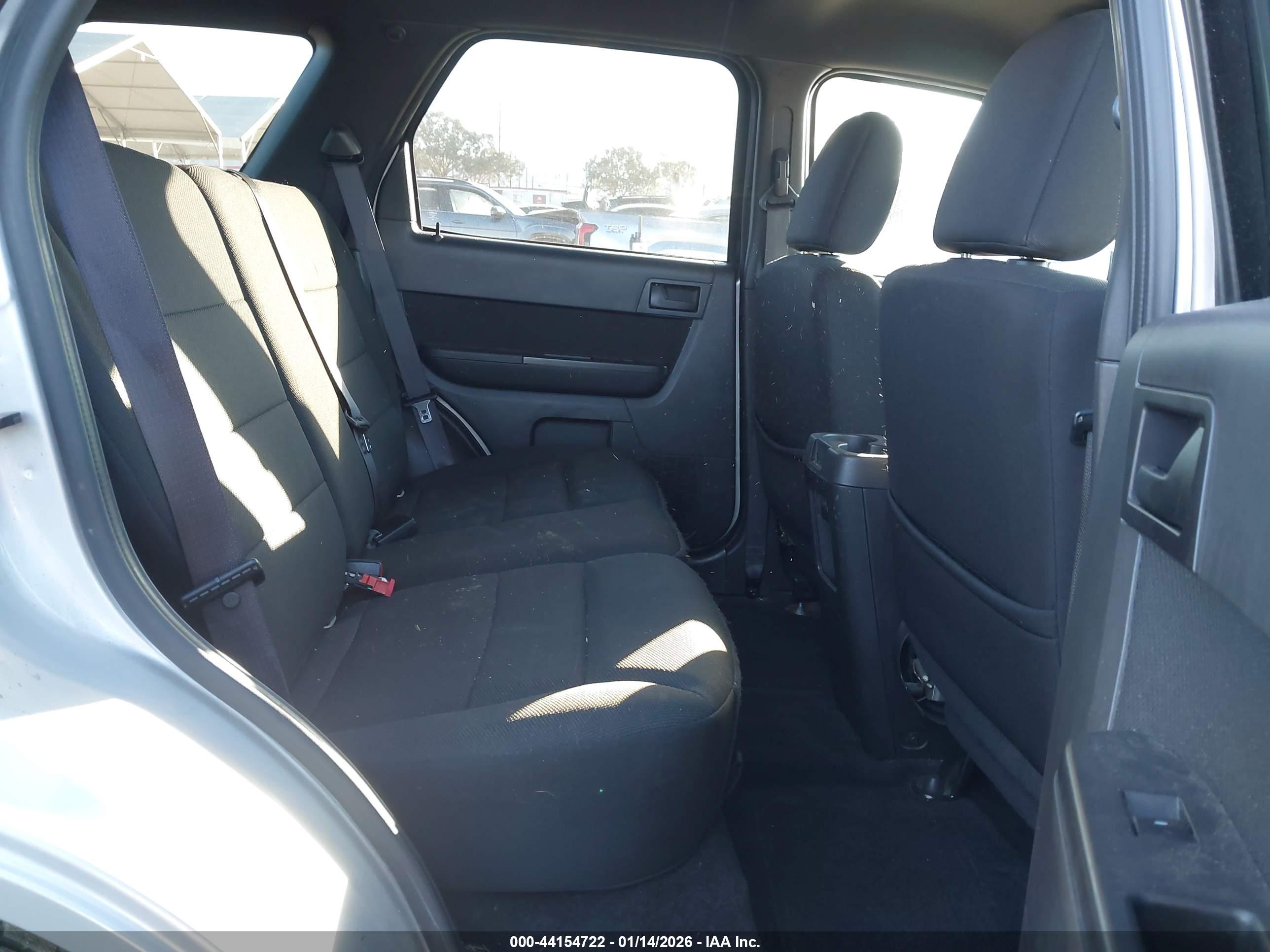 FORD ESCAPE image 8