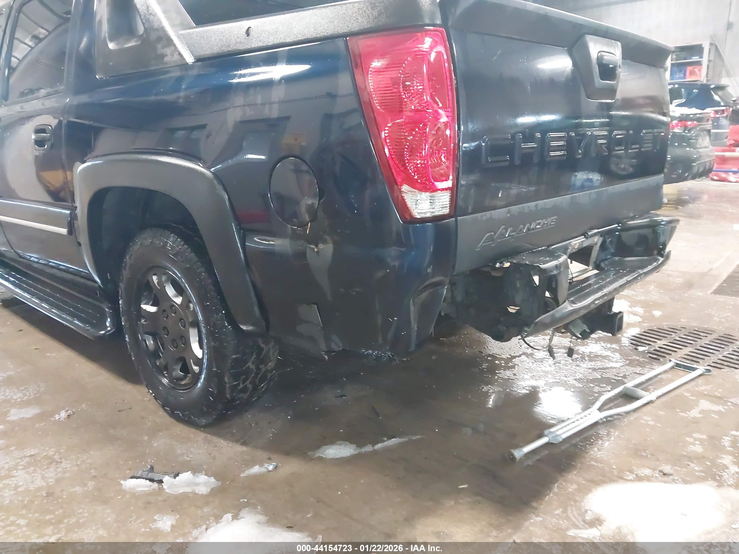 CHEVROLET AVALANCHE image 6