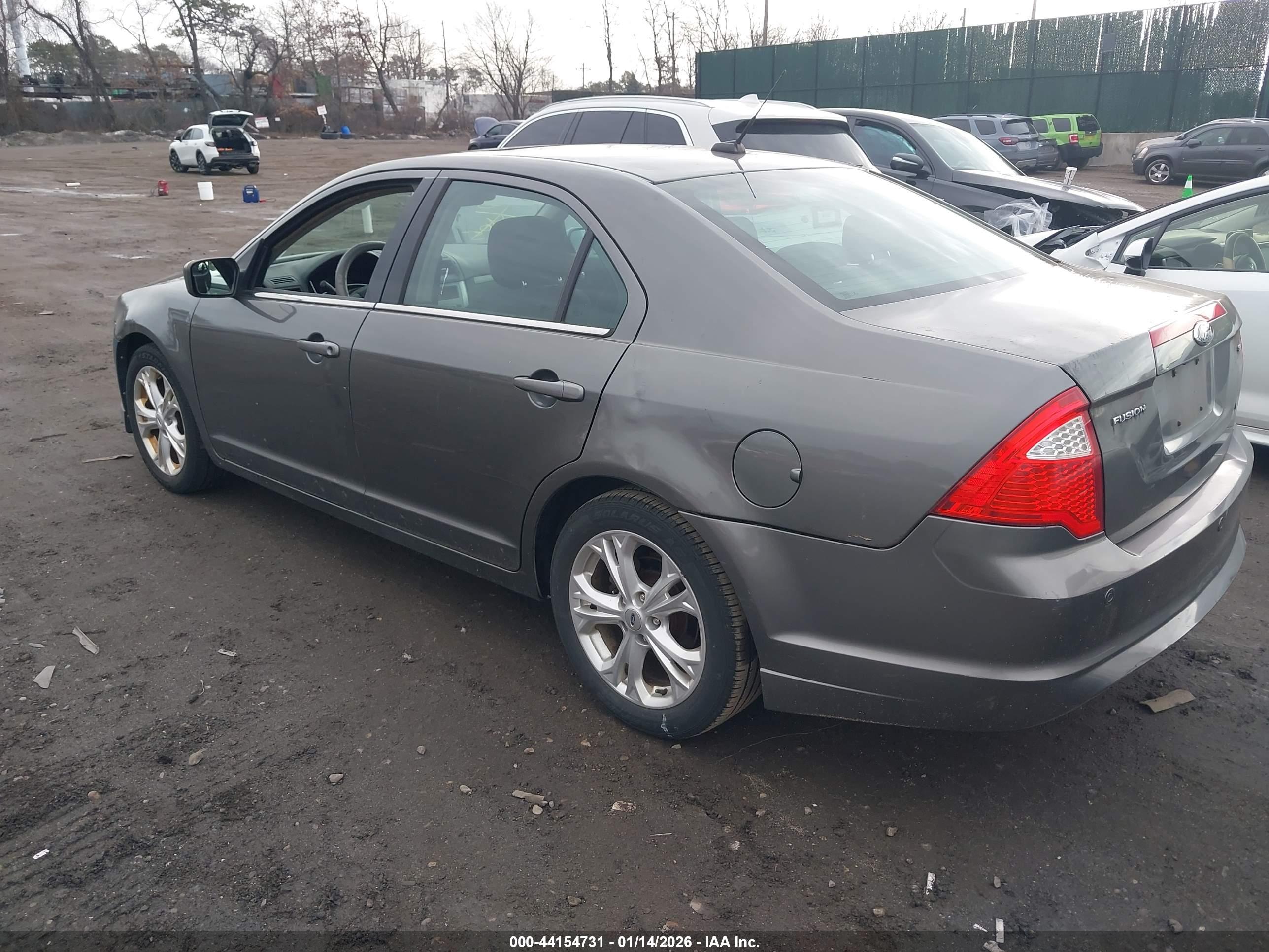 FORD FUSION image 3