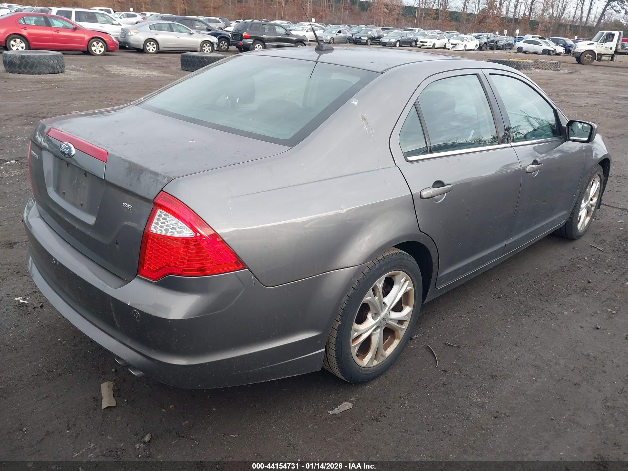 FORD FUSION image 4