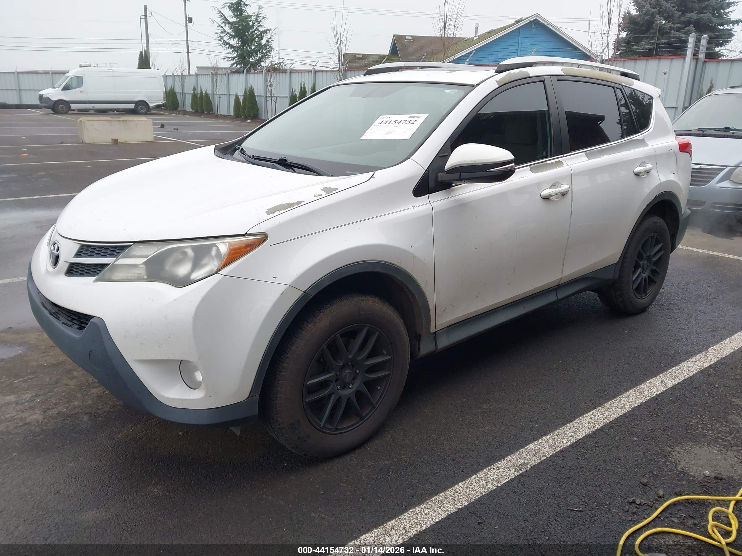 TOYOTA RAV4 image 2