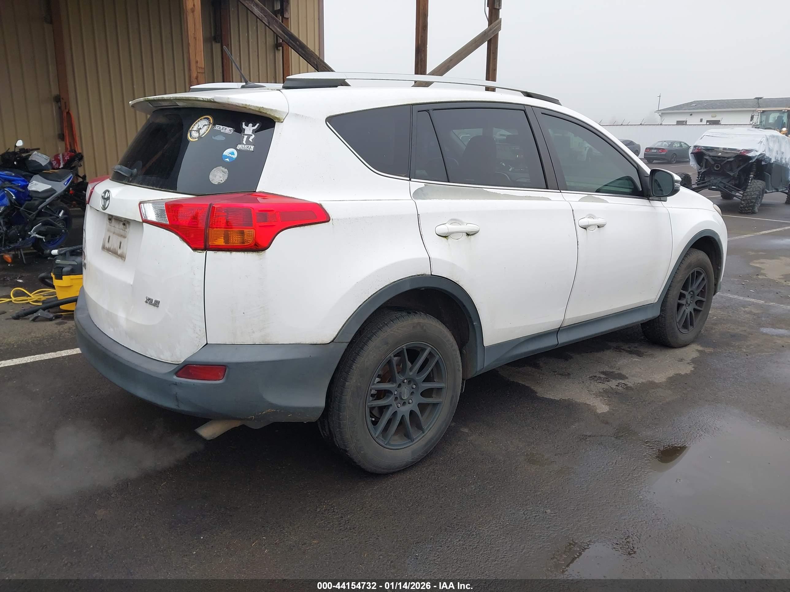 TOYOTA RAV4 image 4