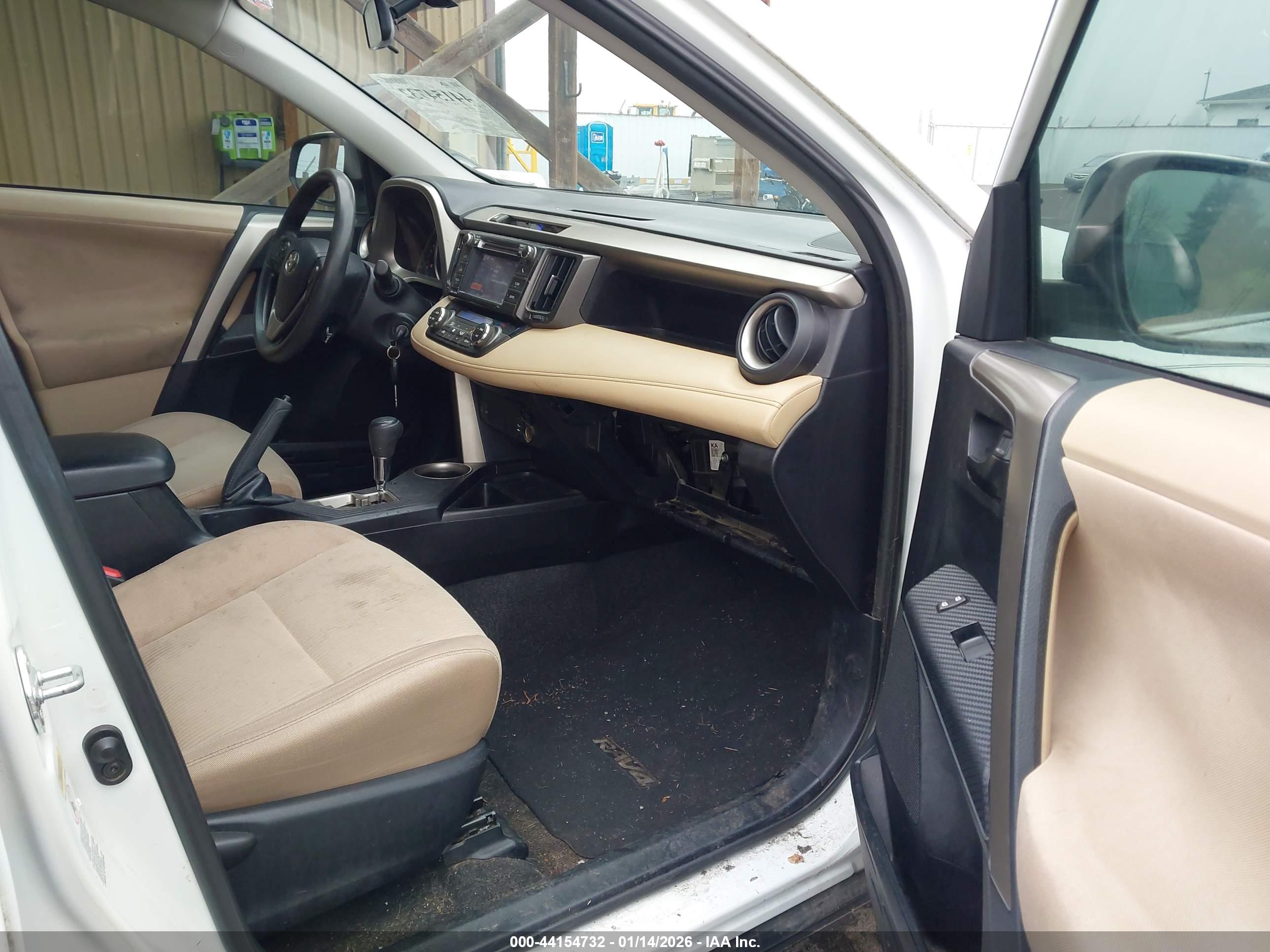 TOYOTA RAV4 image 5