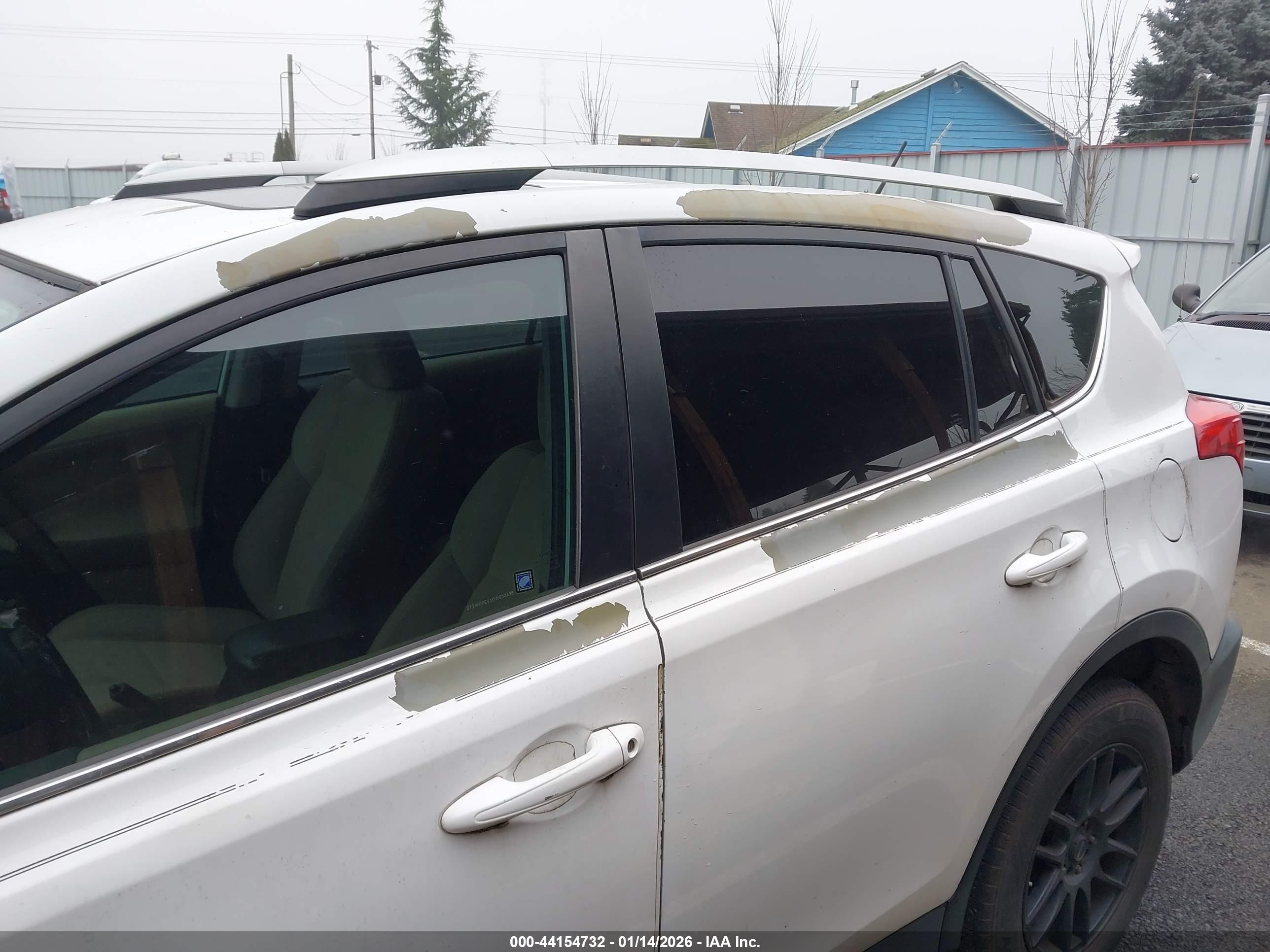 TOYOTA RAV4 image 6