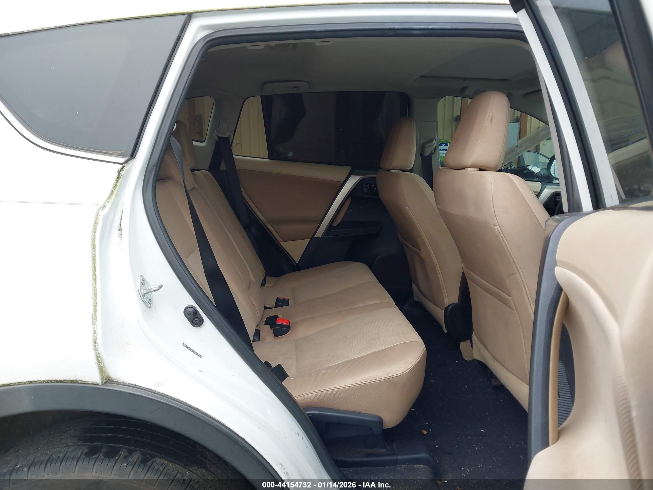 TOYOTA RAV4 image 8