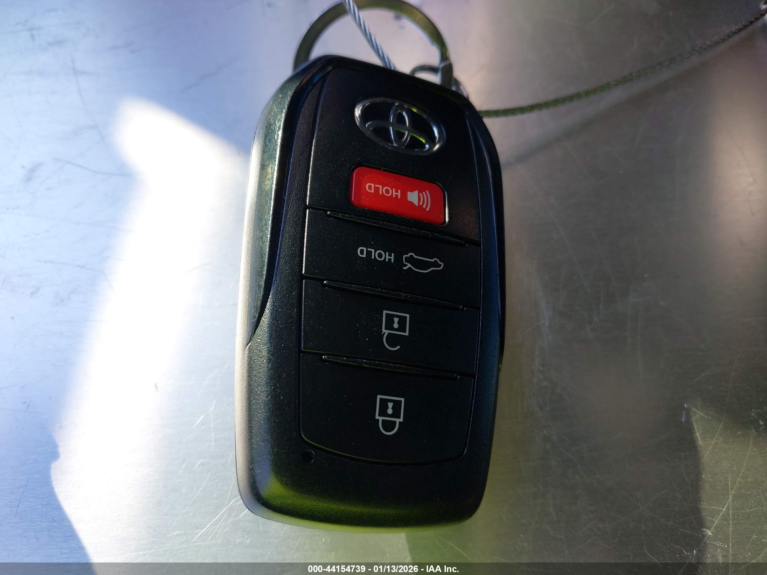 TOYOTA CAMRY image 11