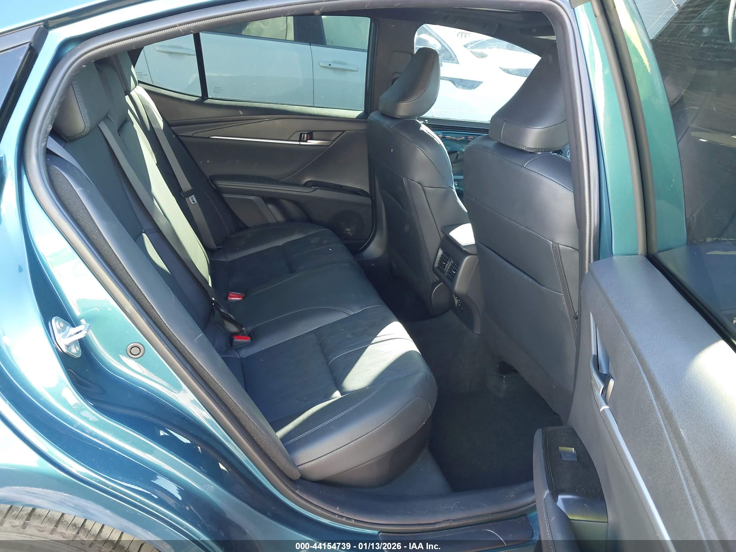 TOYOTA CAMRY image 8