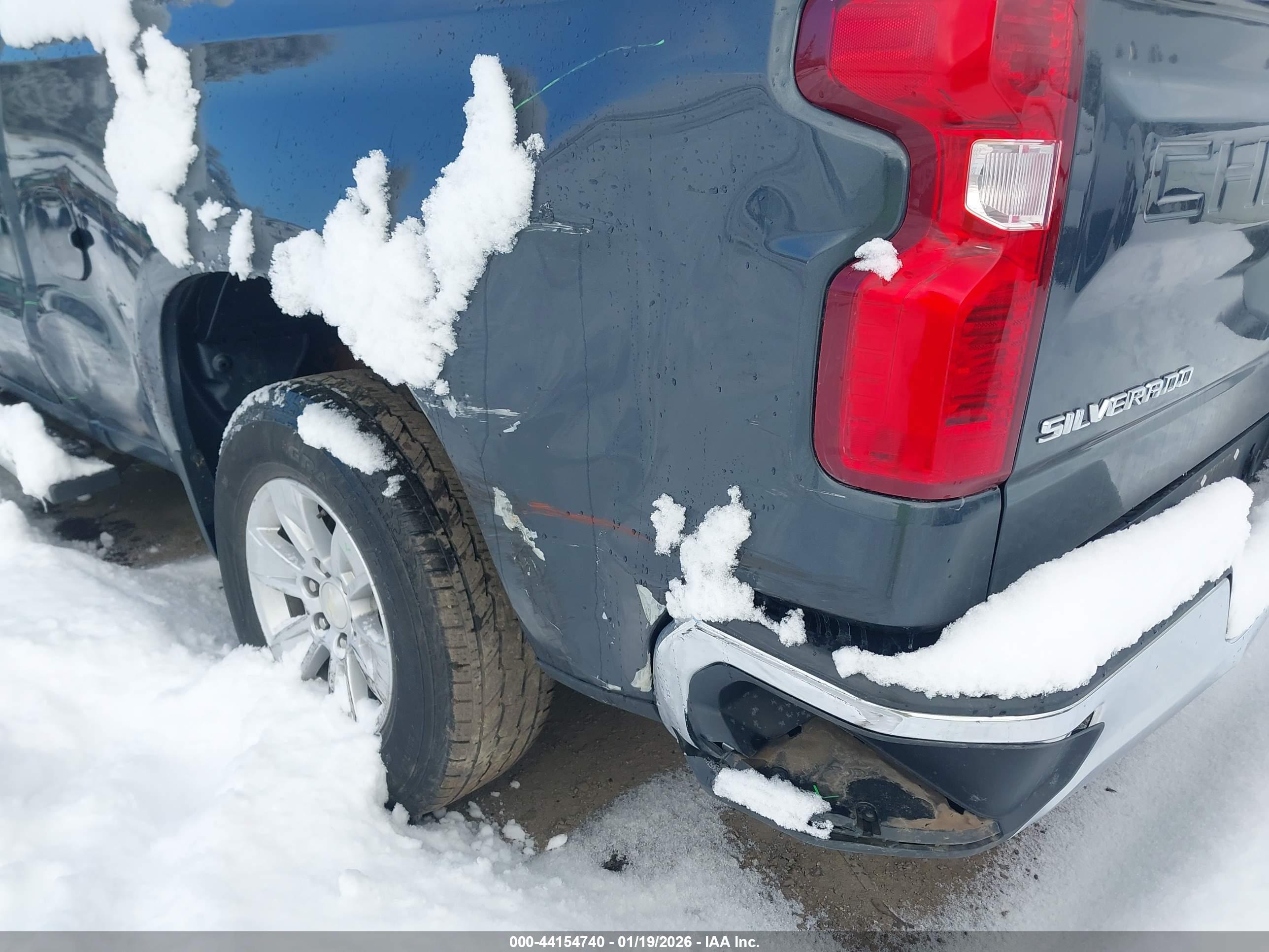 CHEVROLET SILVERADO image 6