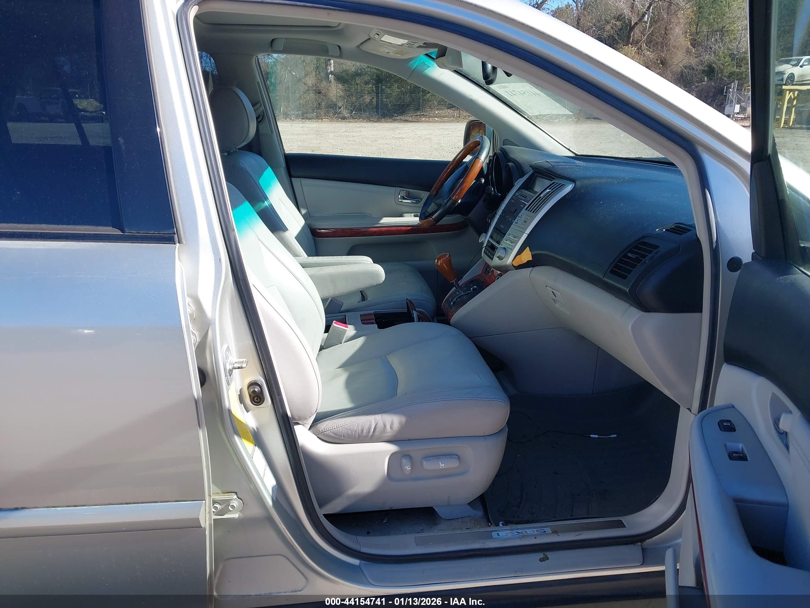 LEXUS RX image 5