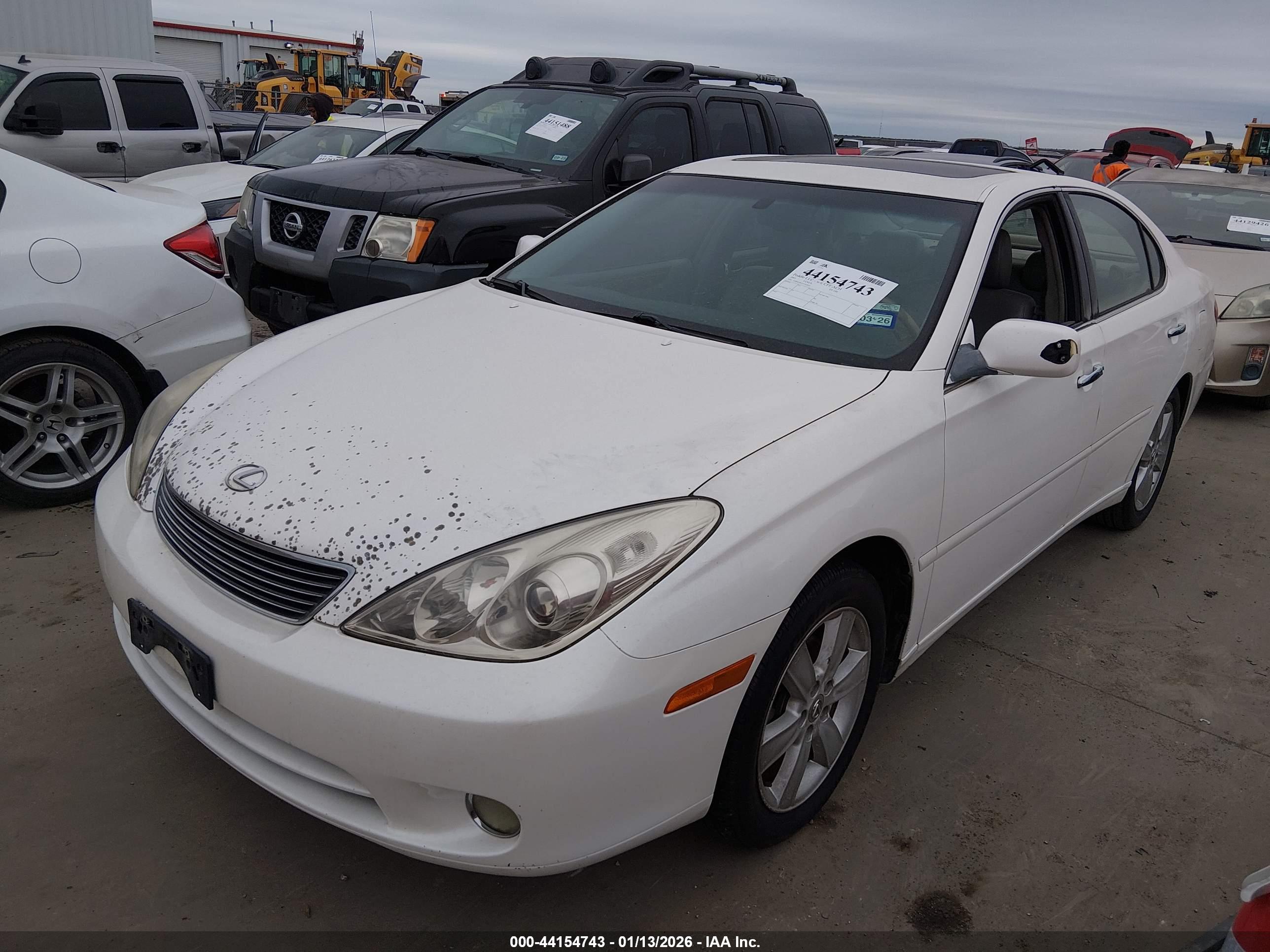 LEXUS ES image 2