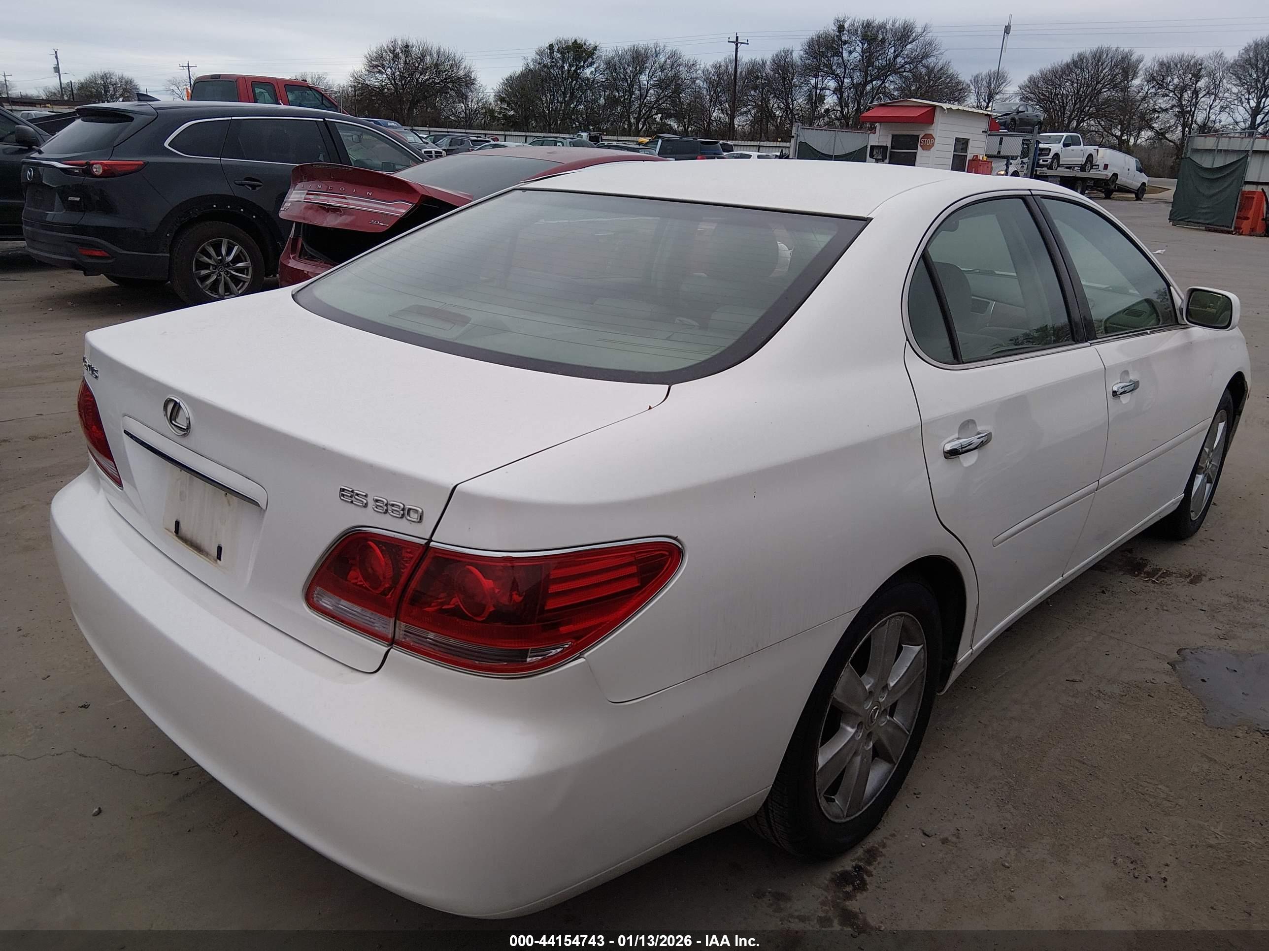 LEXUS ES image 4