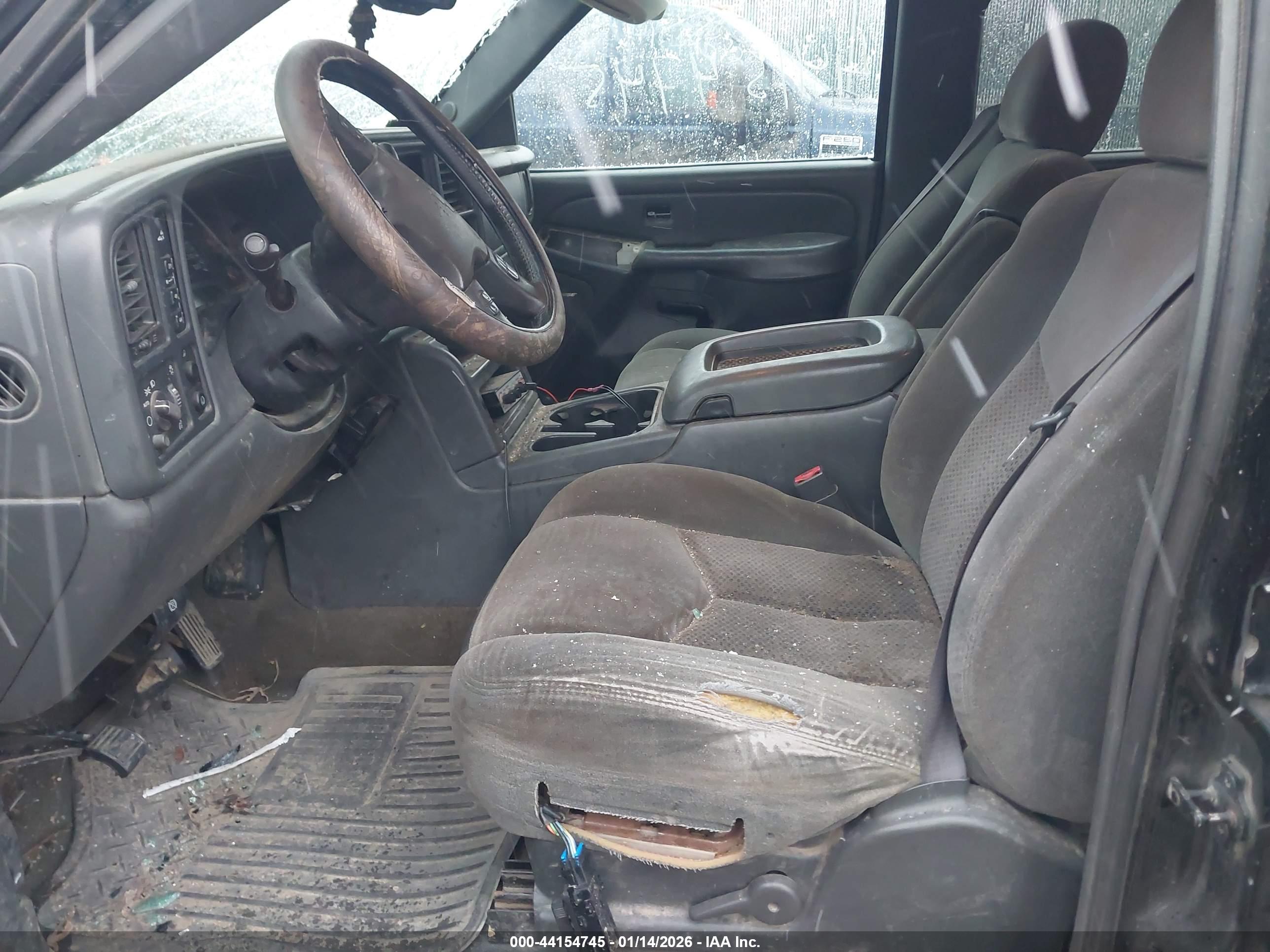 CHEVROLET SILVERADO image 5
