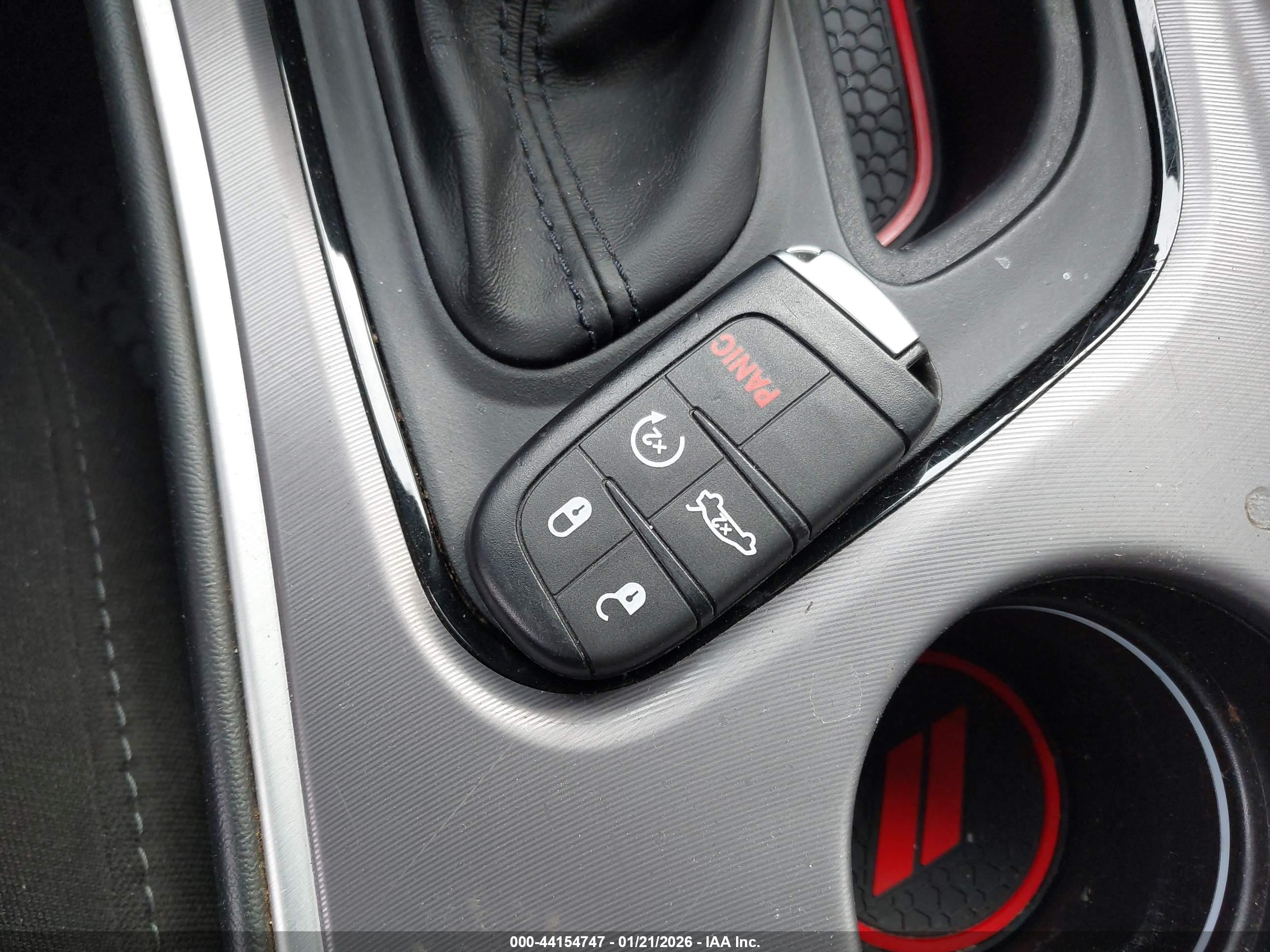 DODGE CHALLENGER image 11