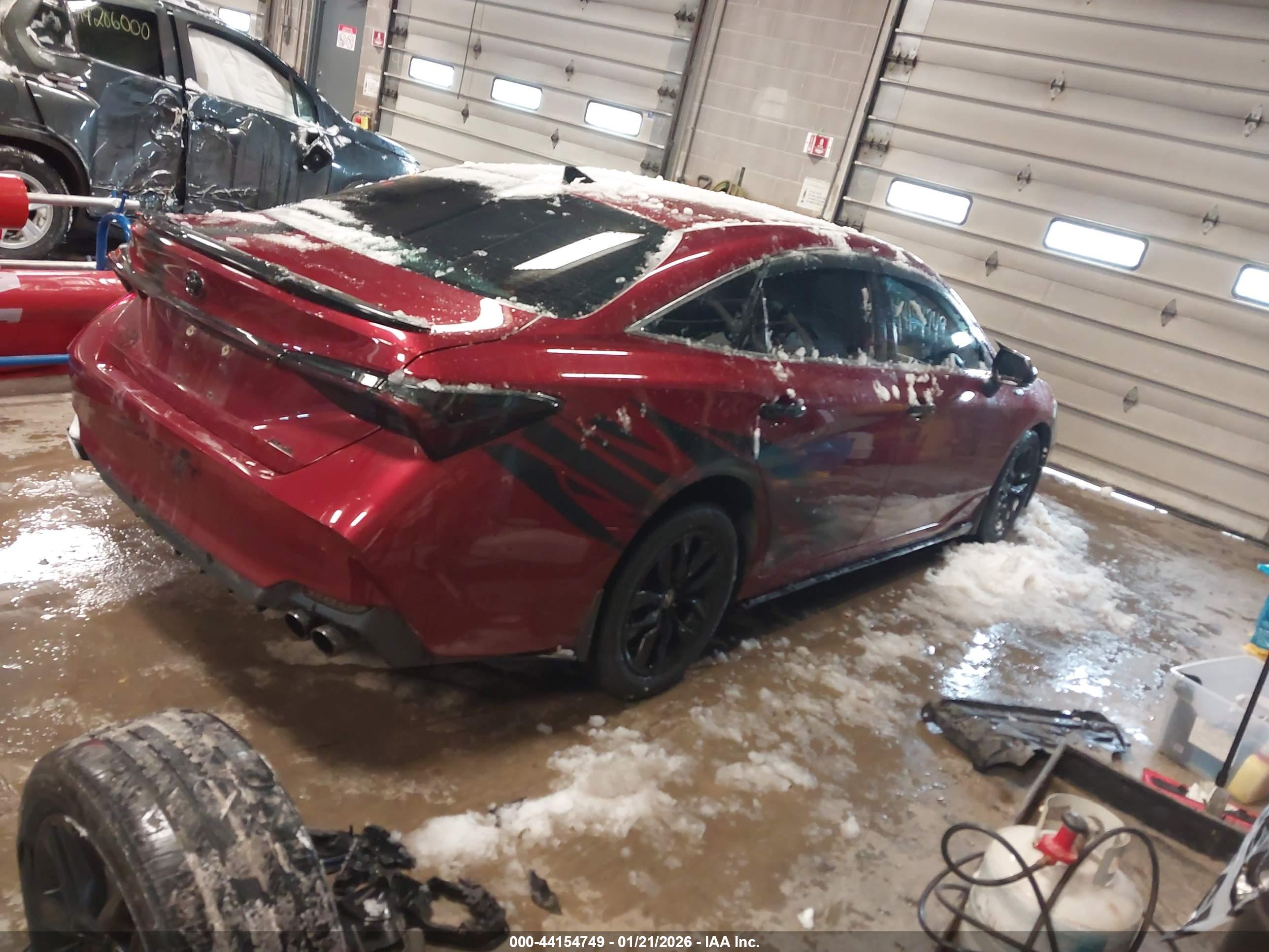 TOYOTA AVALON image 4