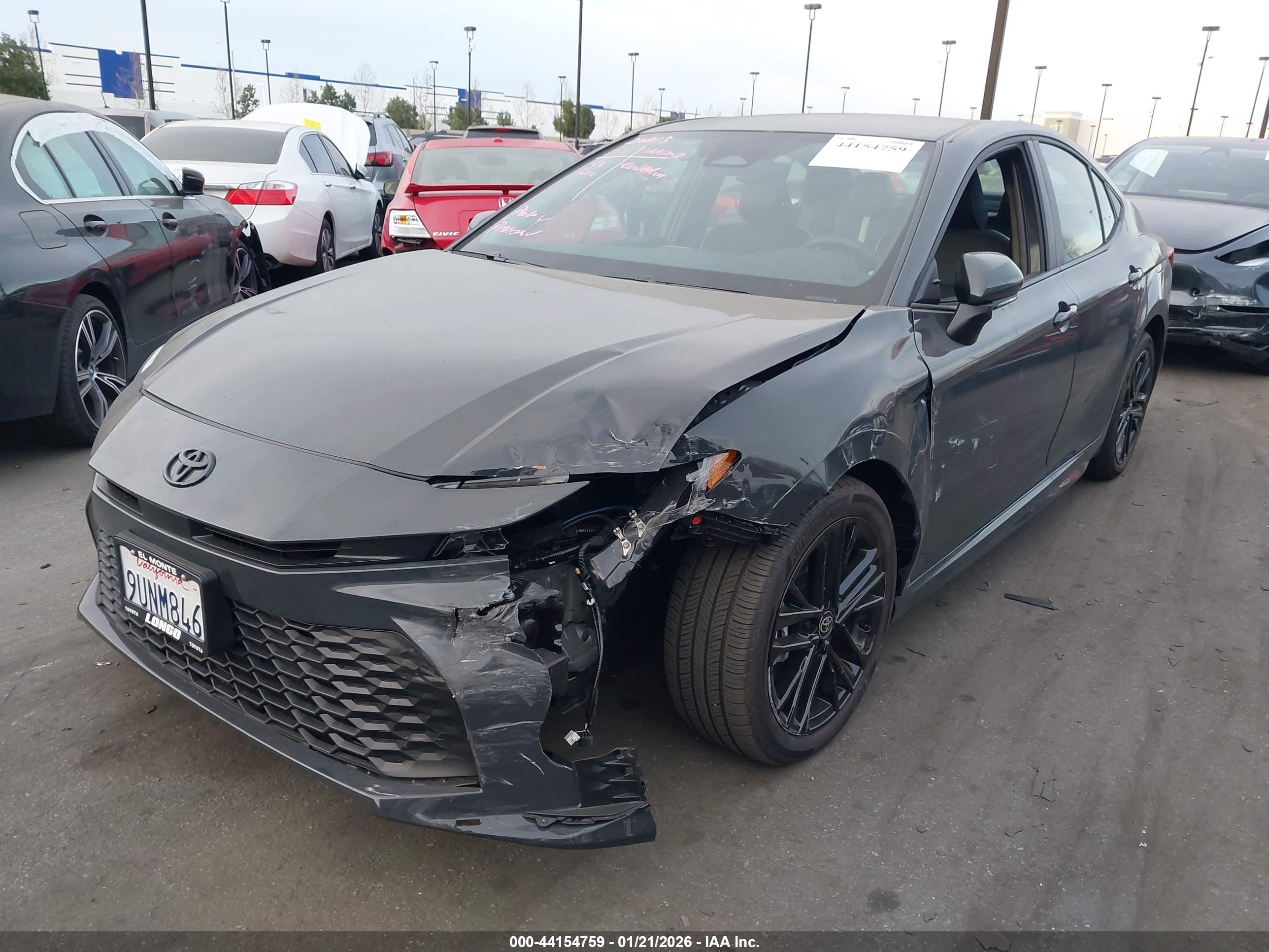 TOYOTA CAMRY image 2