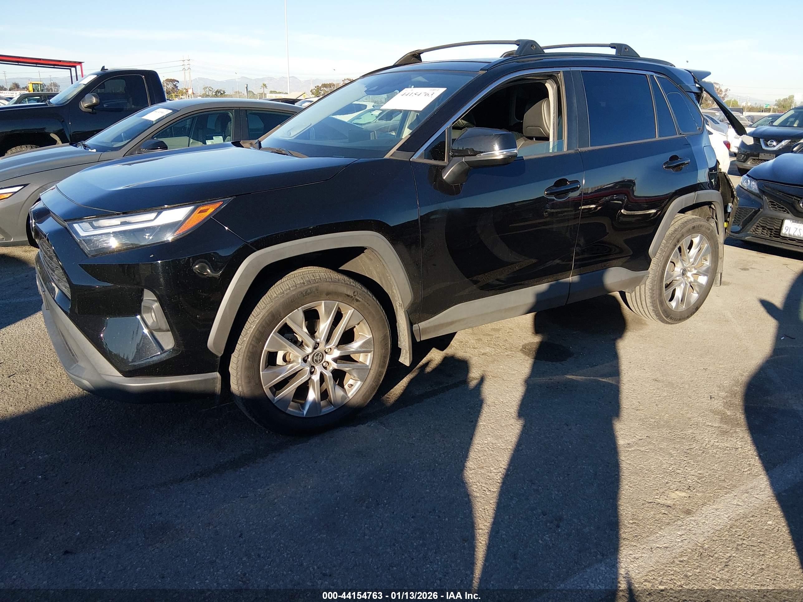 TOYOTA RAV4 image 2