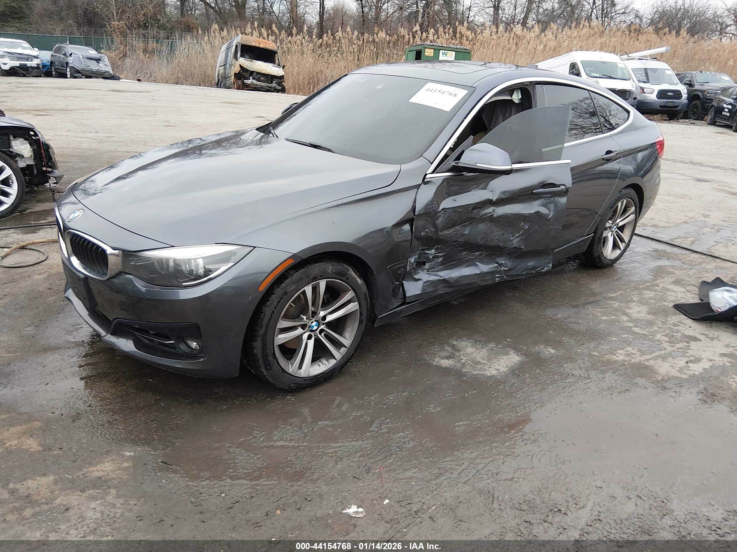 BMW 330I image 2