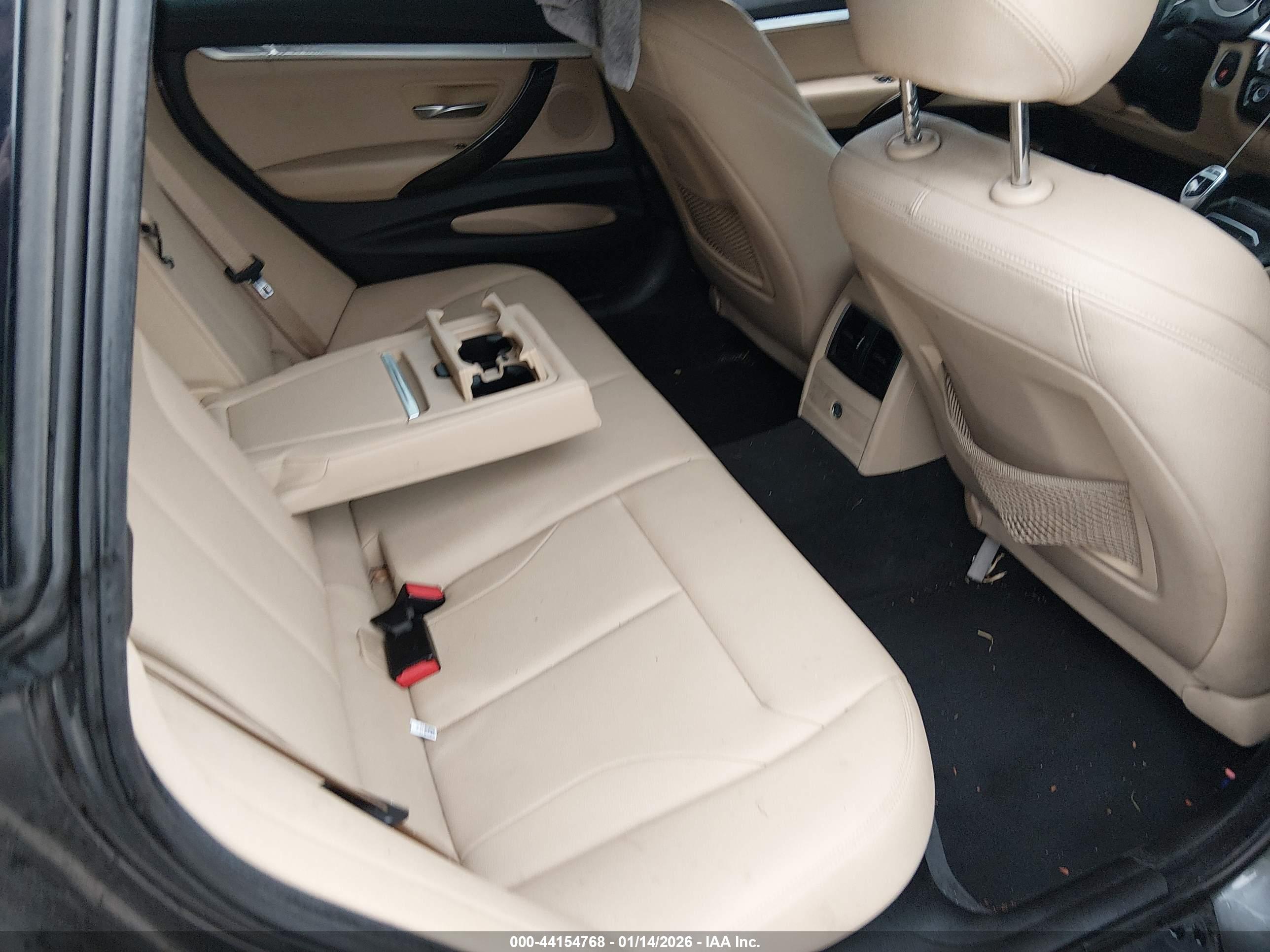BMW 330I image 8