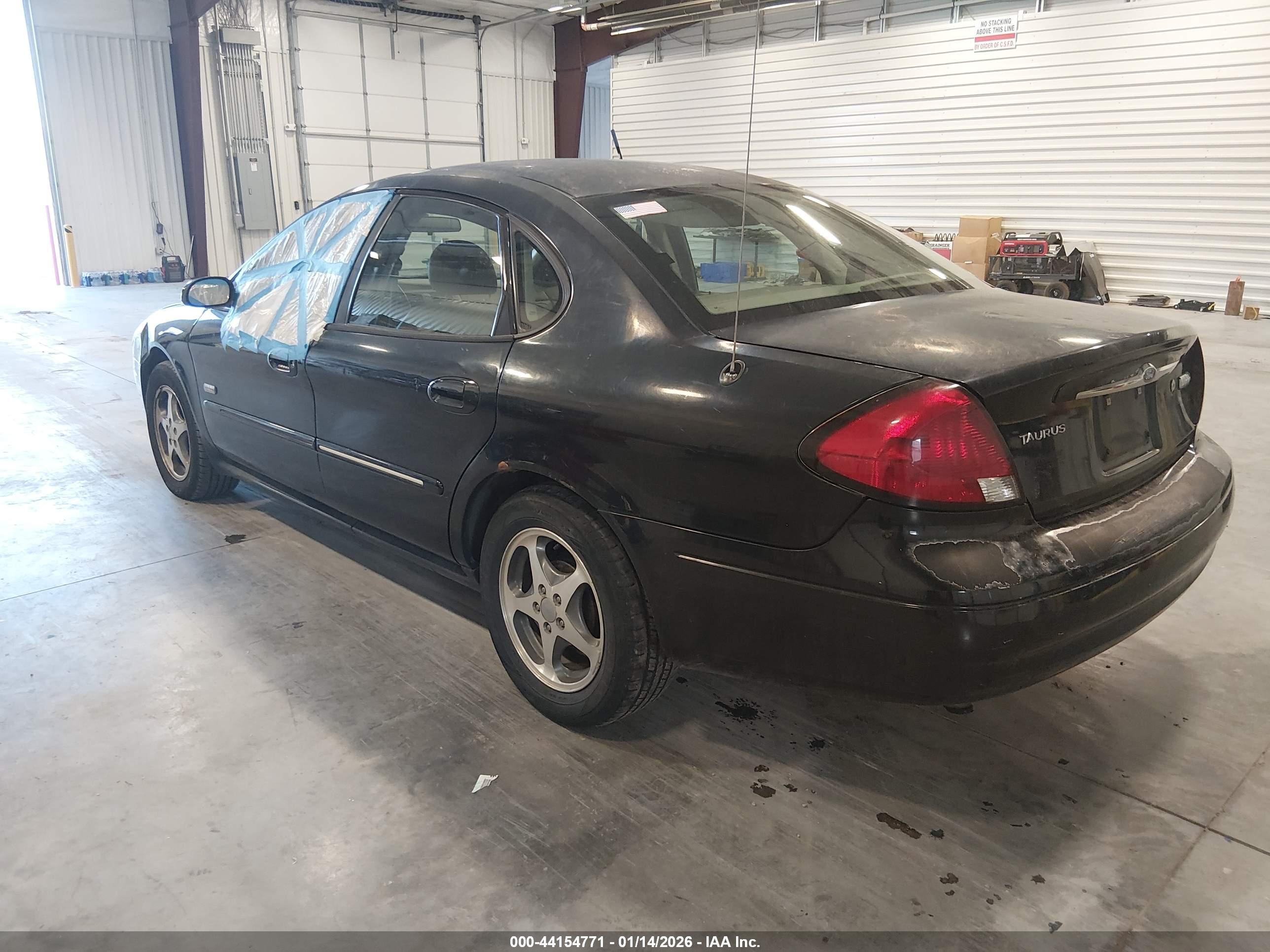 FORD TAURUS image 3