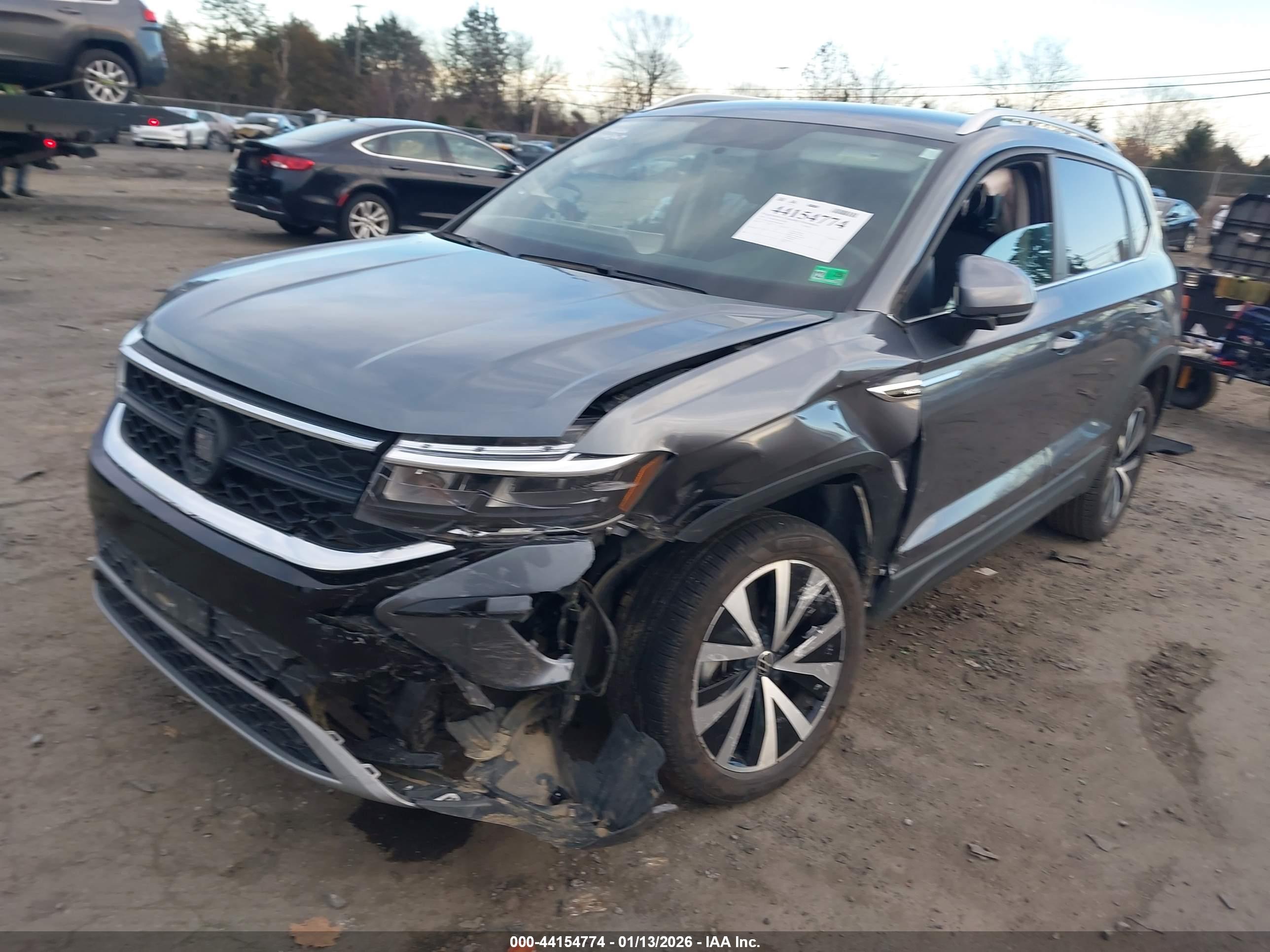 VOLKSWAGEN TAOS image 2
