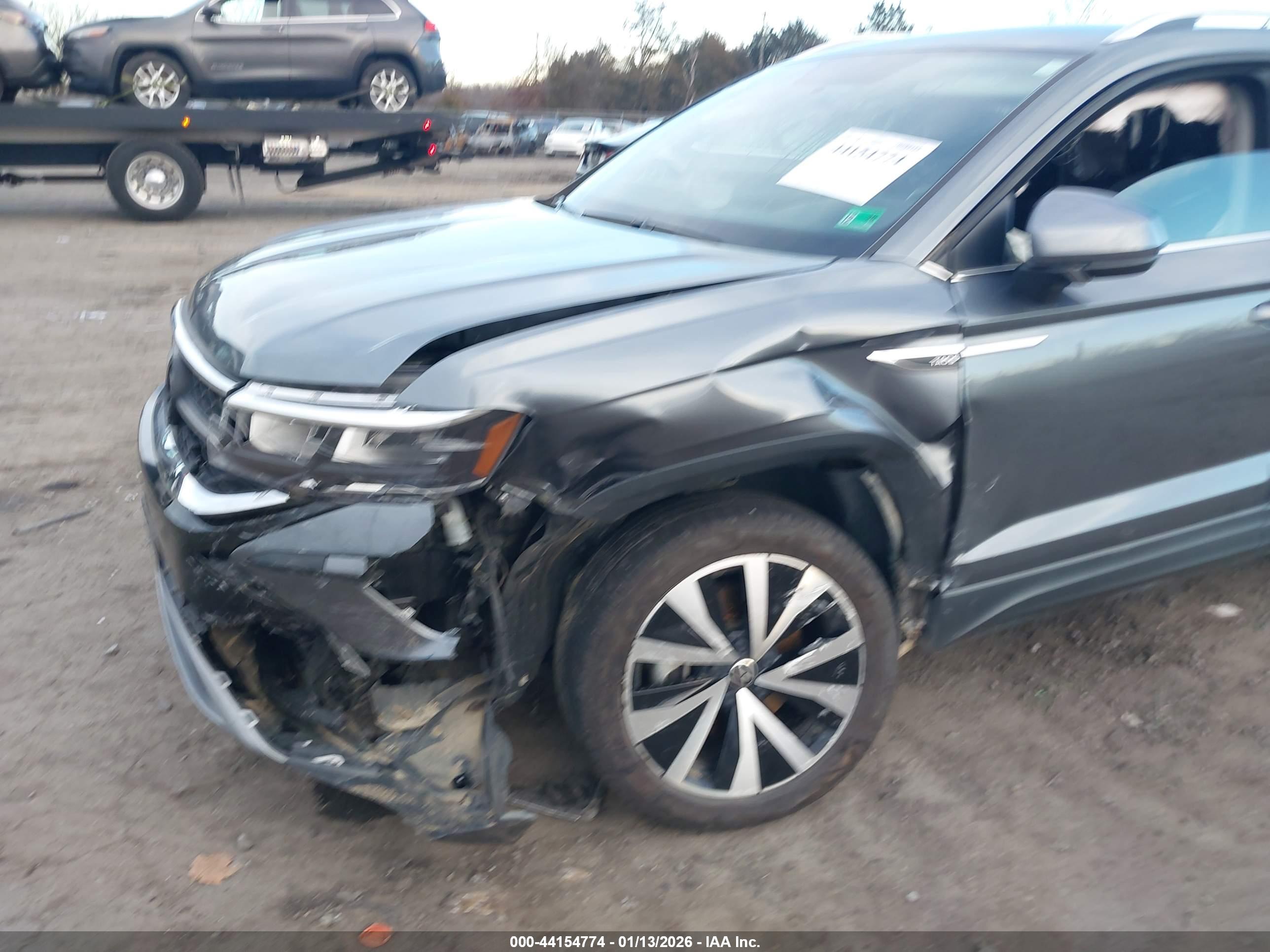 VOLKSWAGEN TAOS image 6