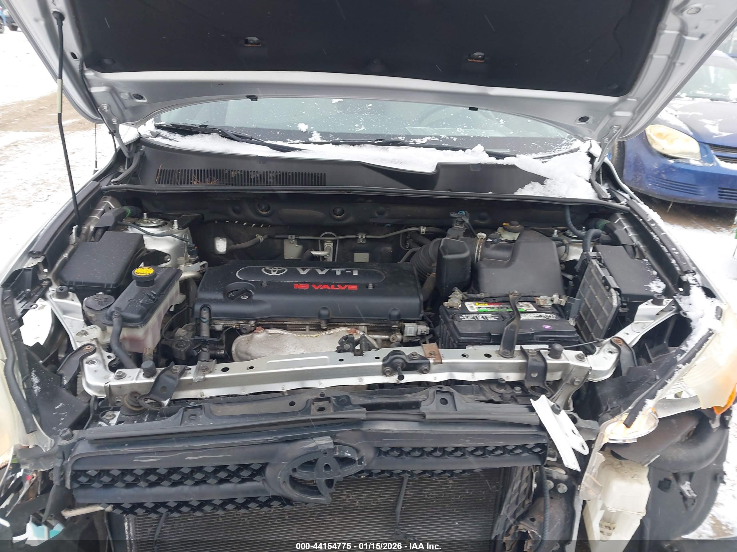 TOYOTA RAV4 image 10