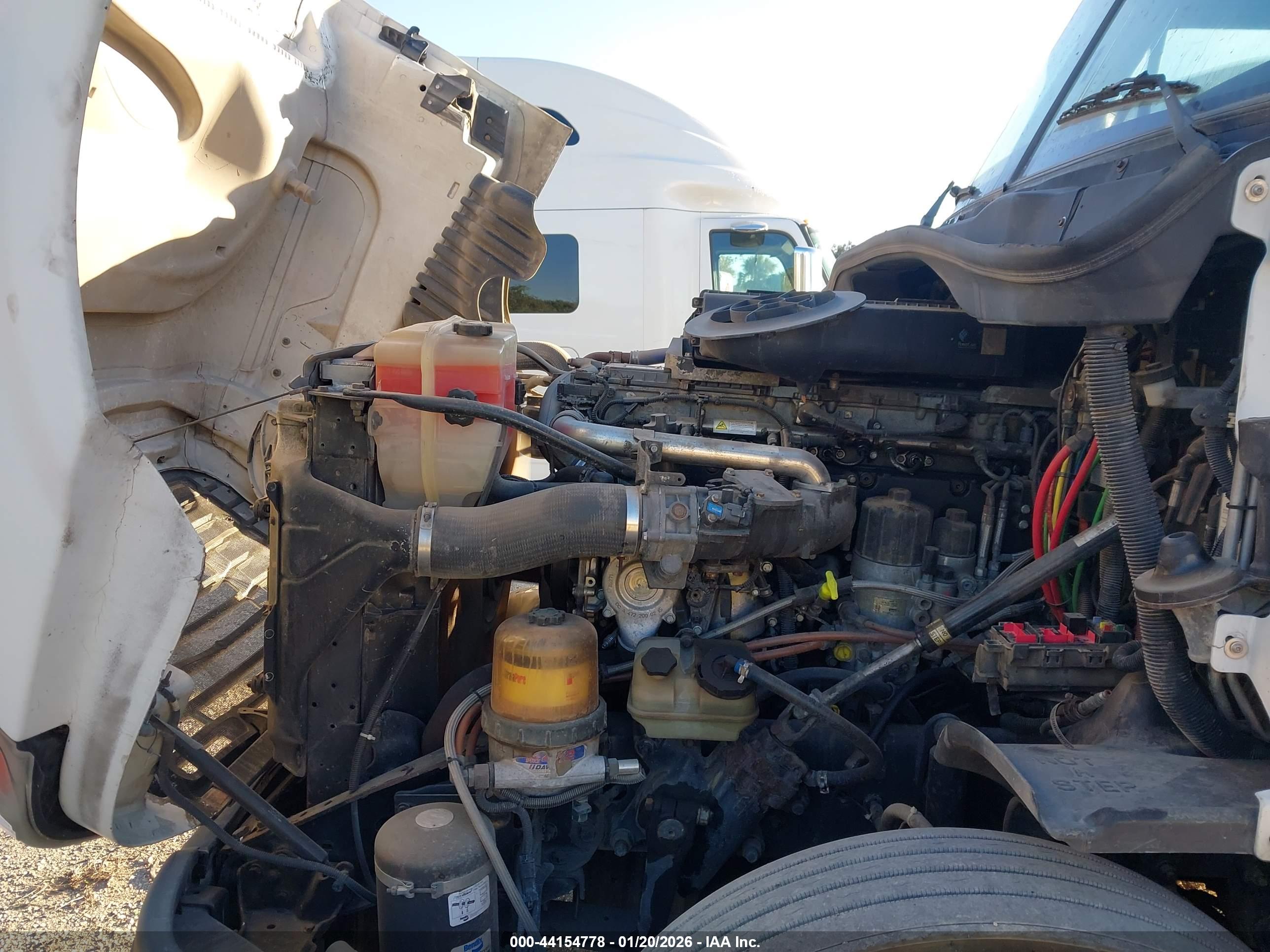 FREIGHTLINER CASCADIA image 10