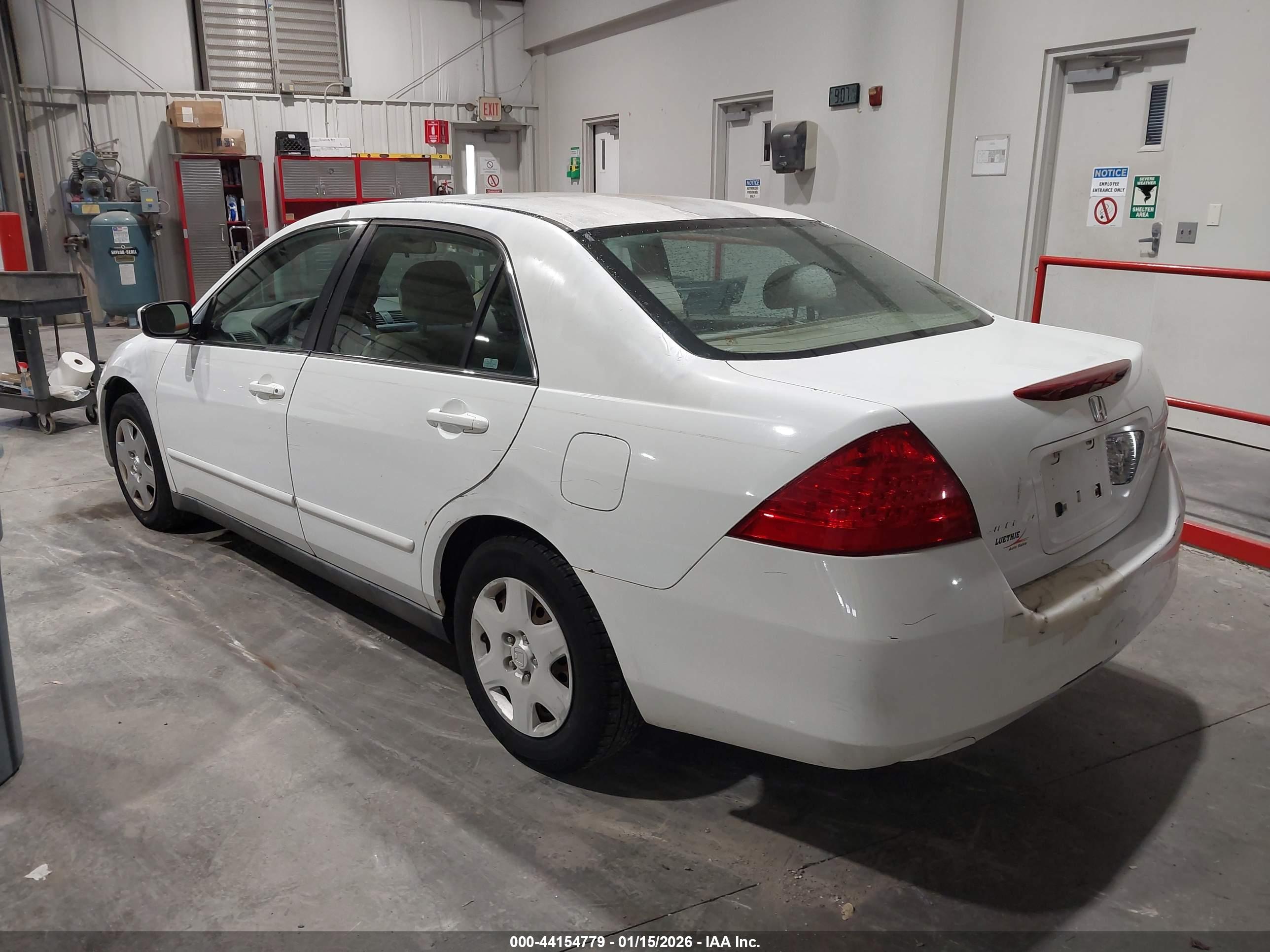 HONDA ACCORD image 3