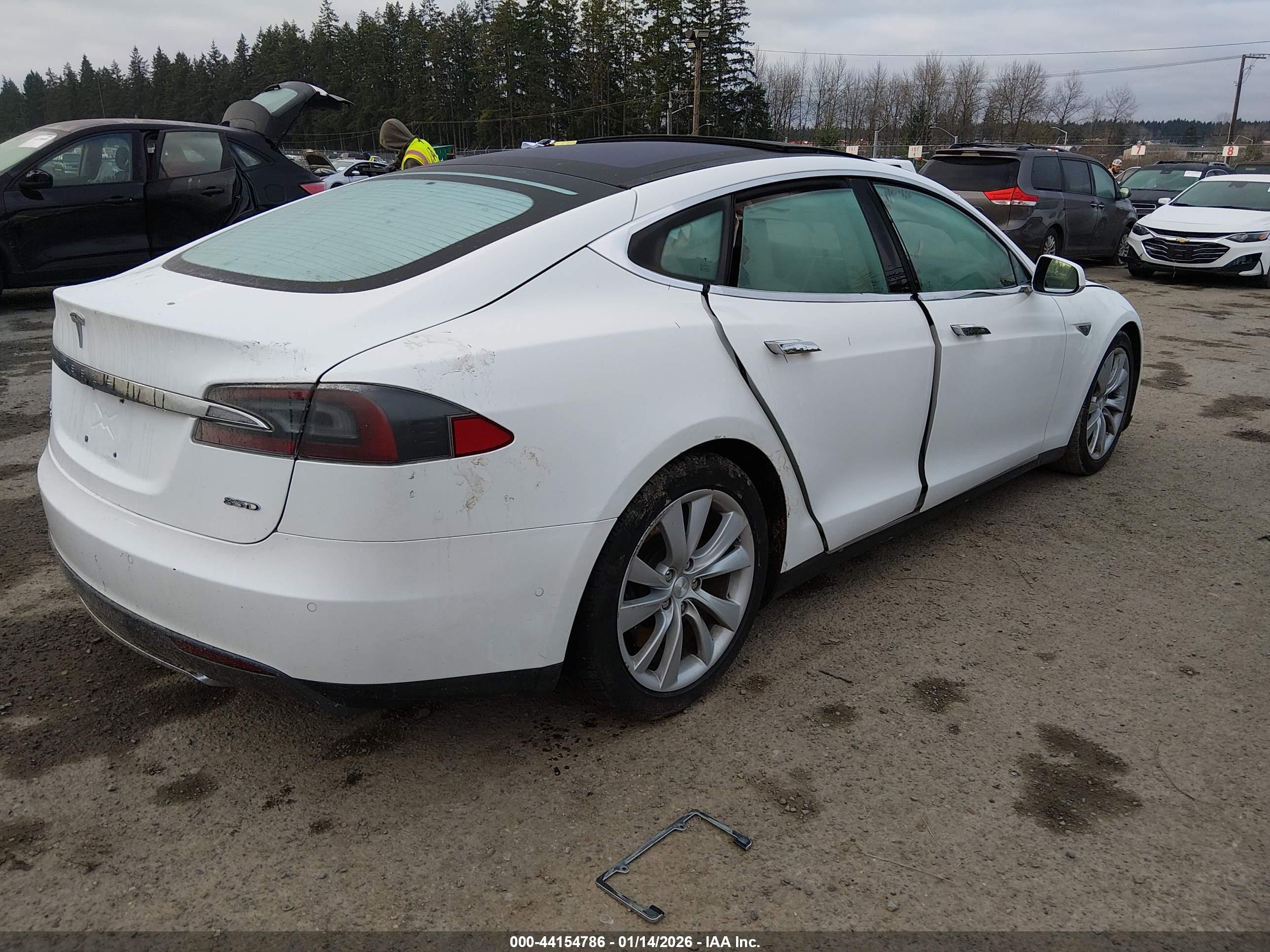 TESLA MODEL image 4