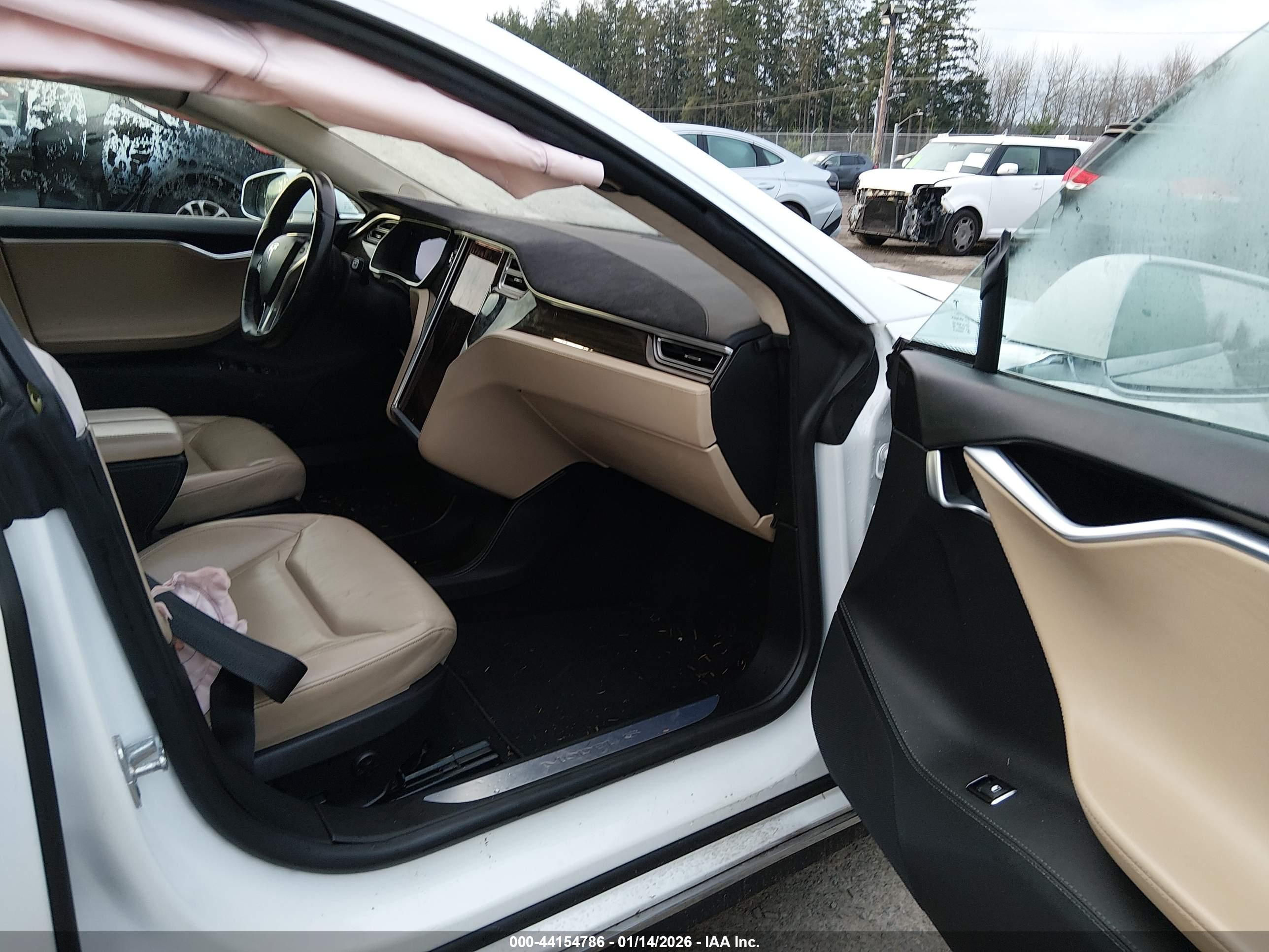 TESLA MODEL image 5