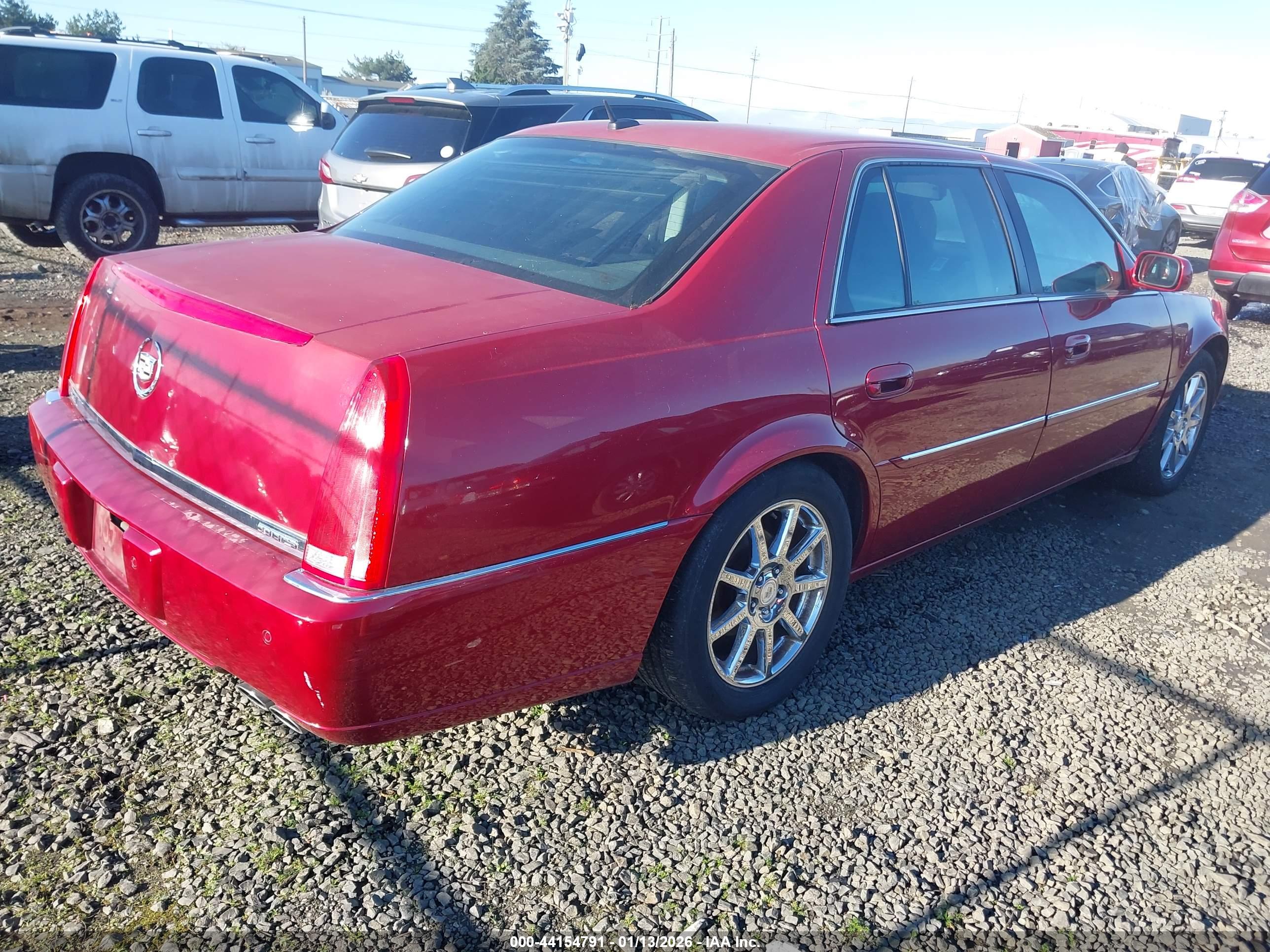 CADILLAC DTS image 4