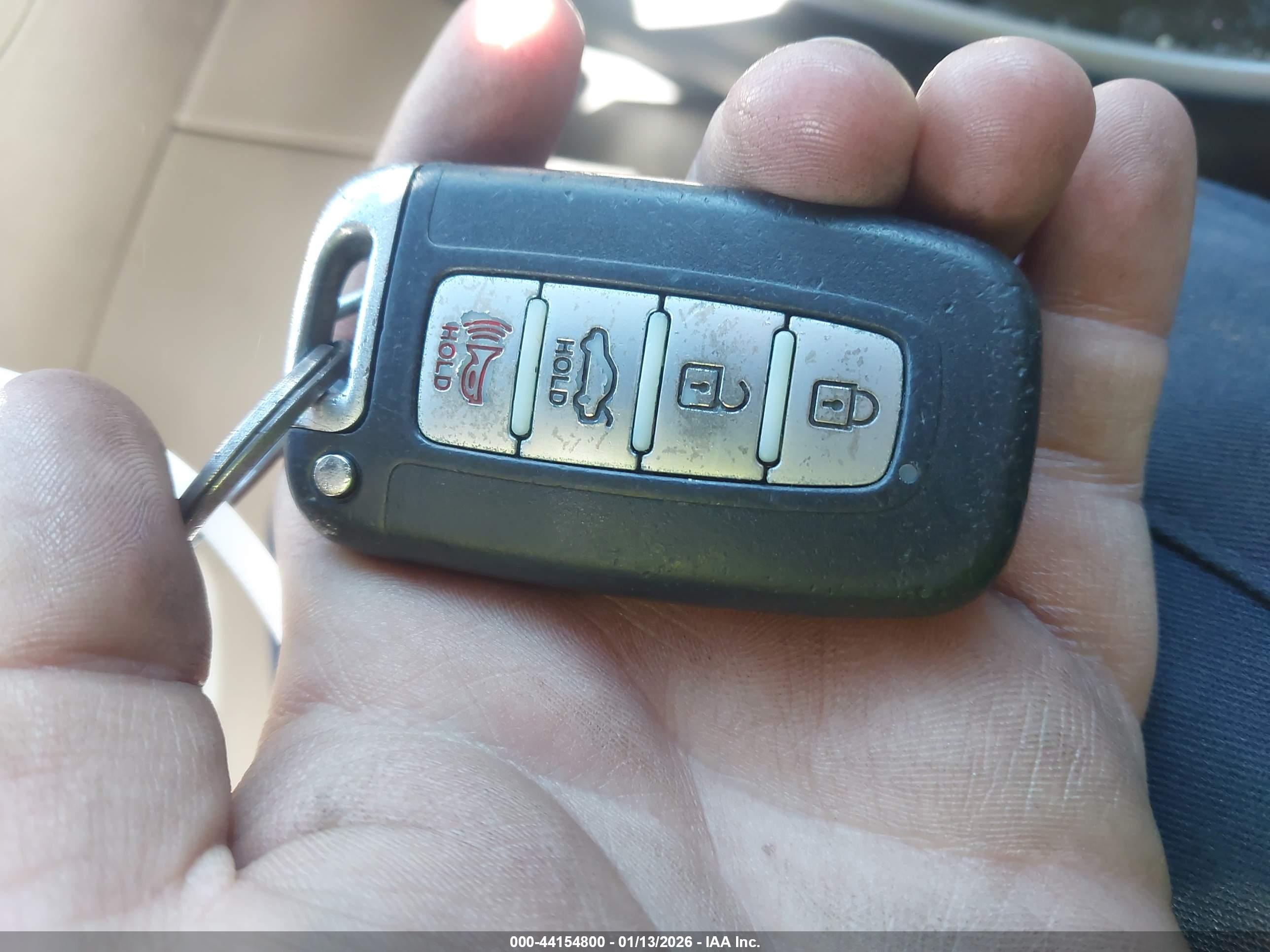 HYUNDAI ELANTRA image 11