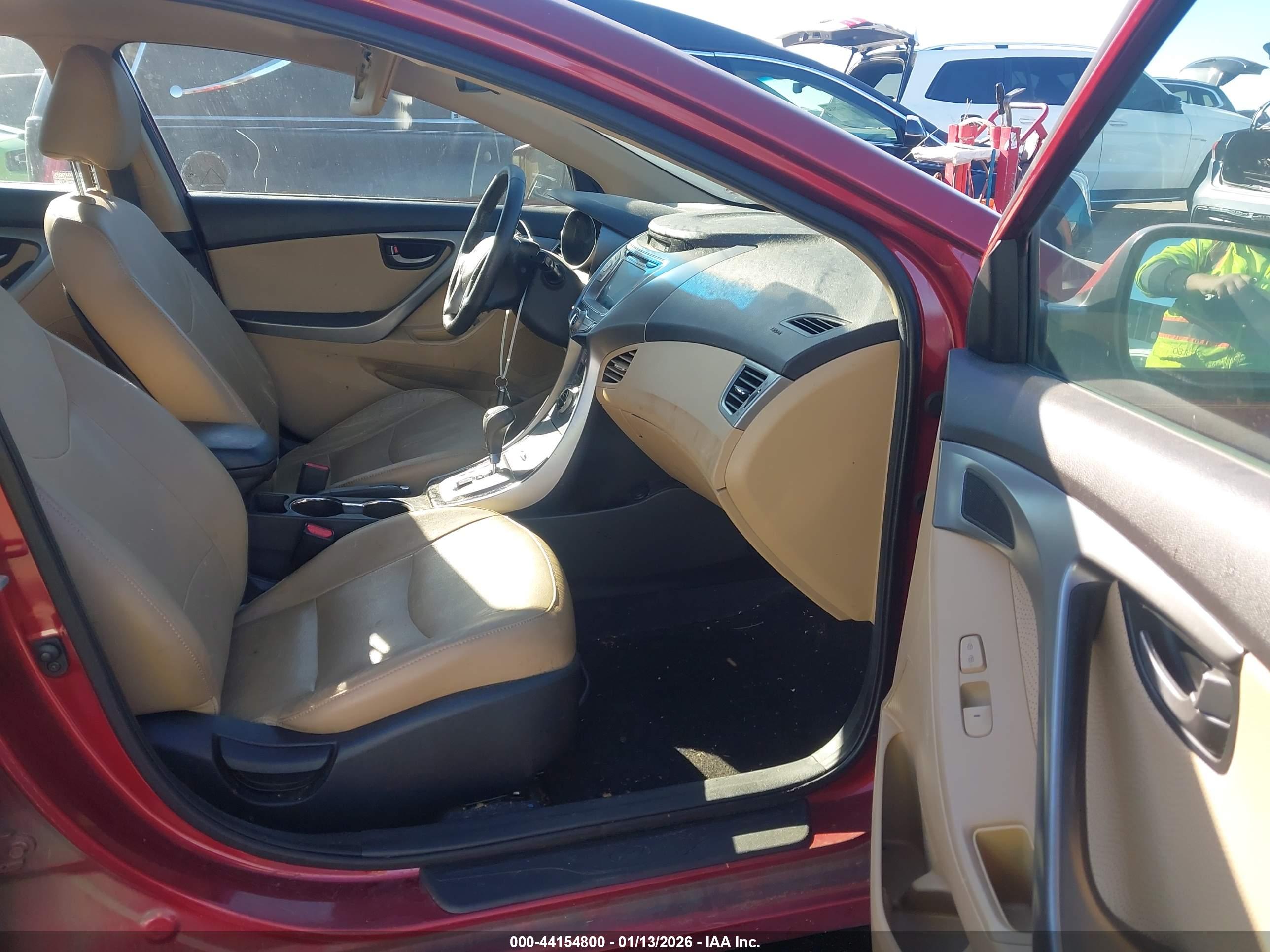 HYUNDAI ELANTRA image 5