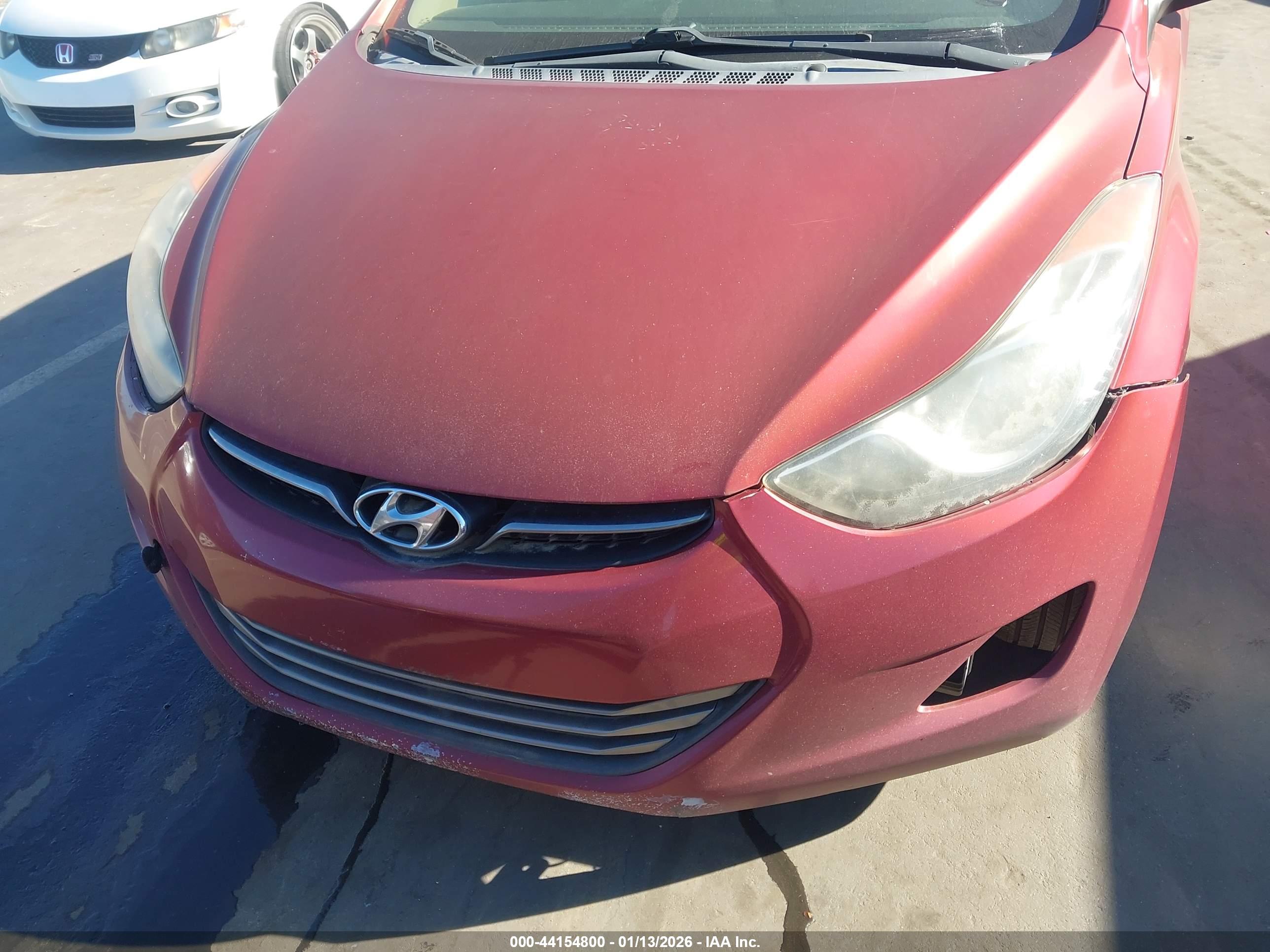 HYUNDAI ELANTRA image 6