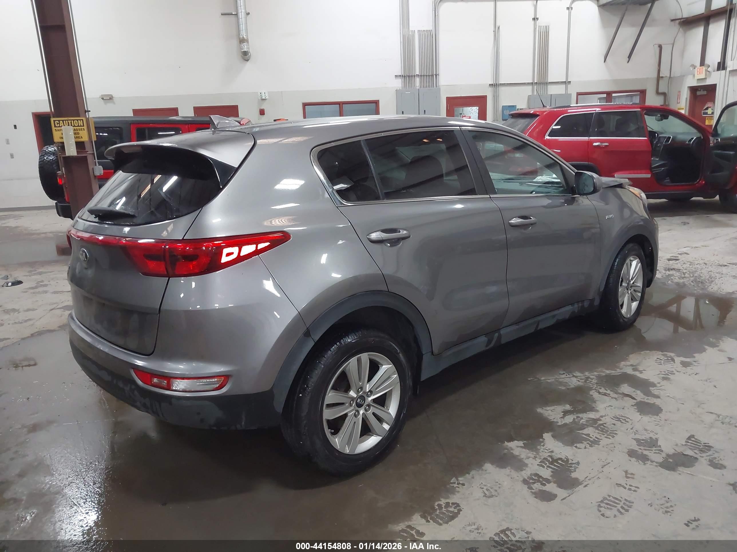 KIA SPORTAGE image 4